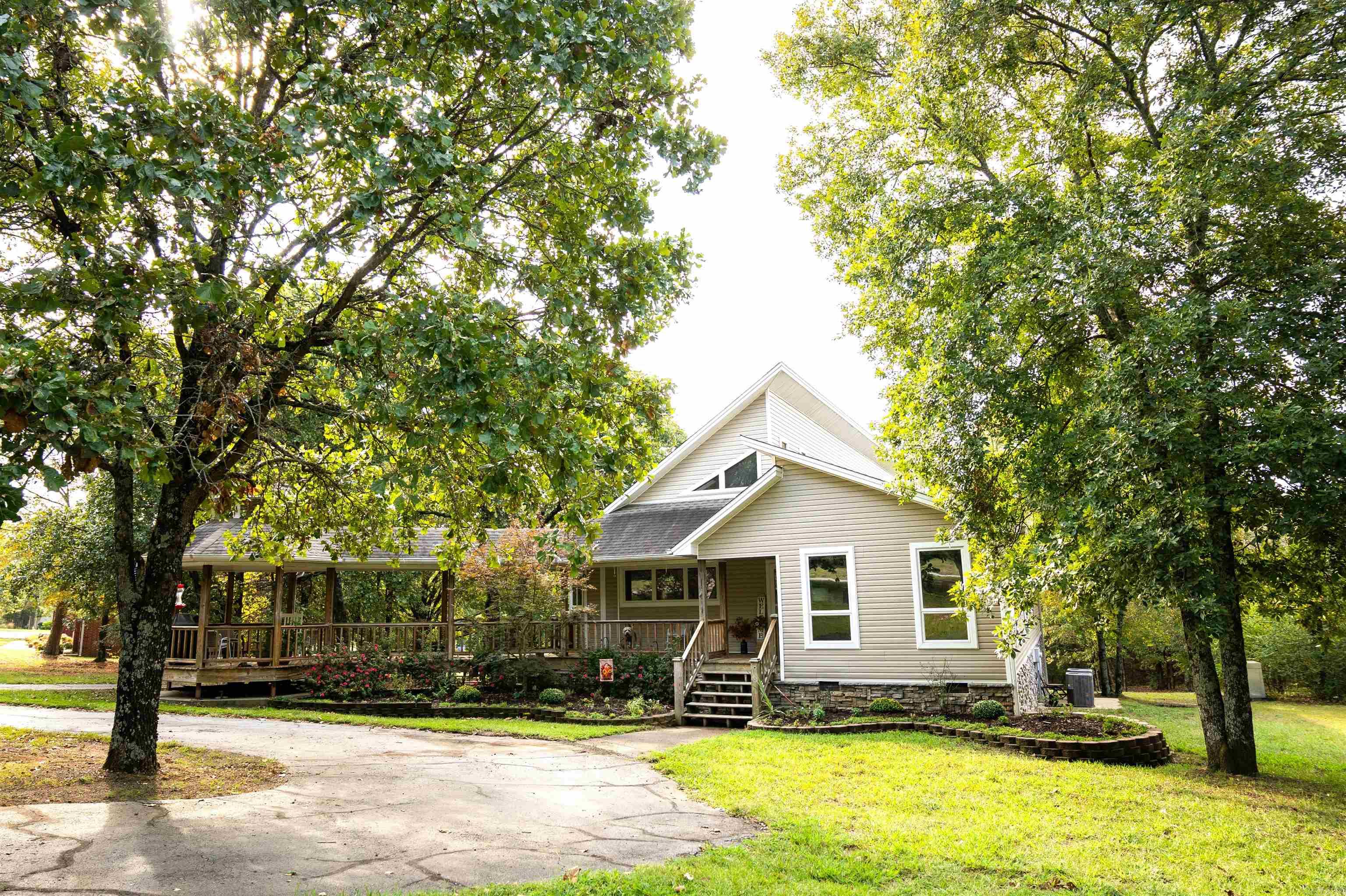 NORTH HILLS ESTATES - Residential