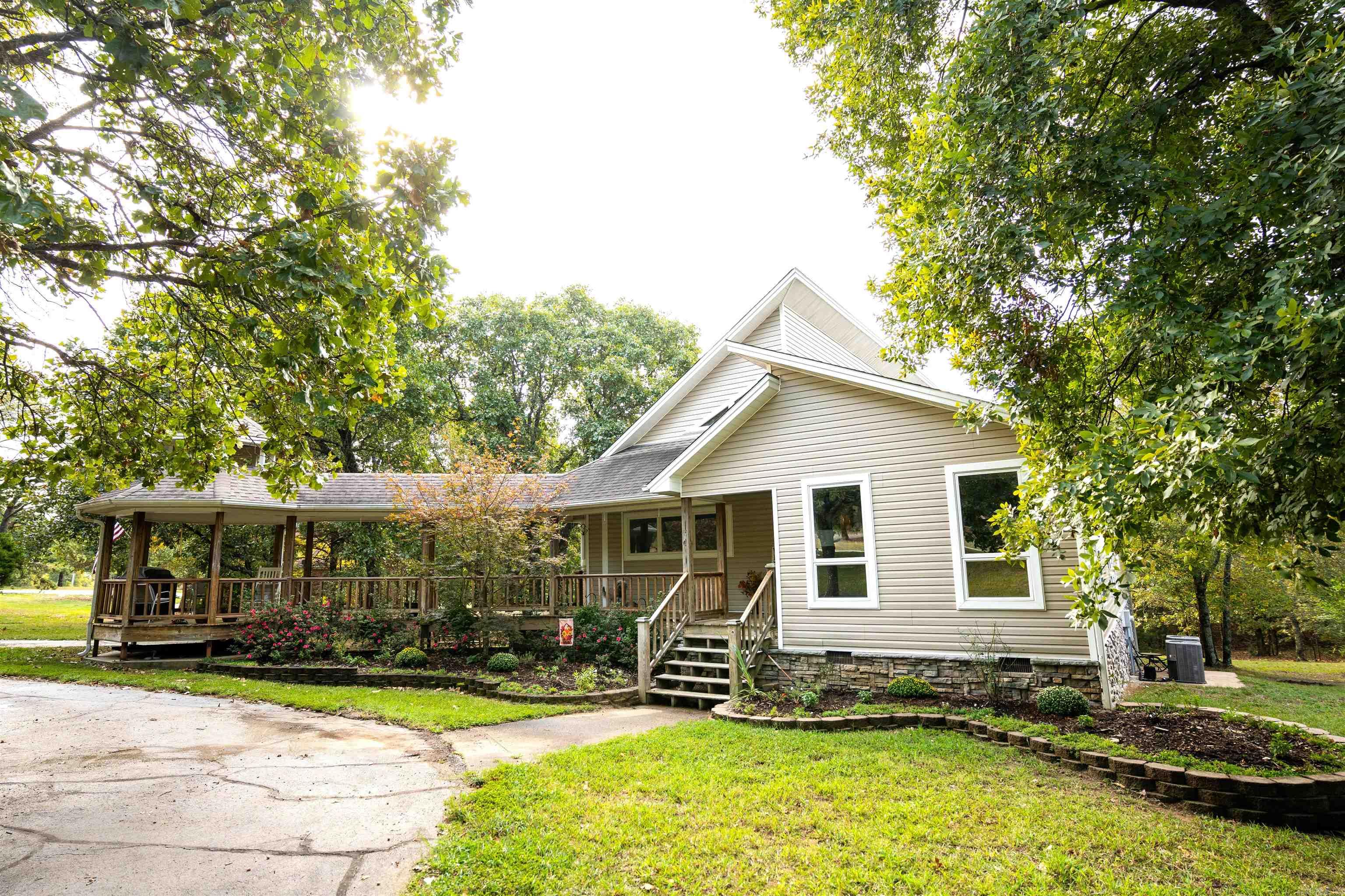 NORTH HILLS ESTATES - Residential