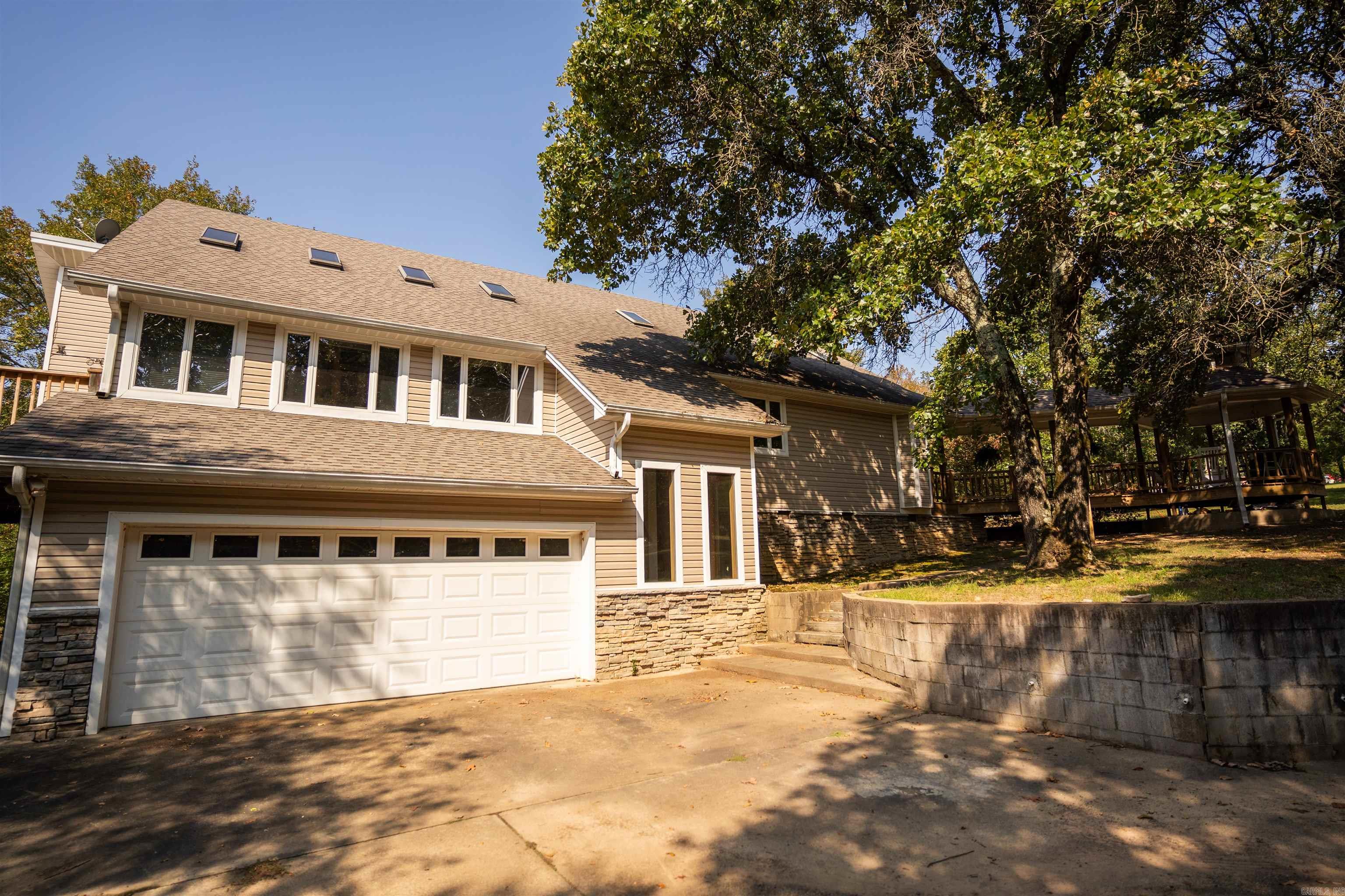 NORTH HILLS ESTATES - Residential