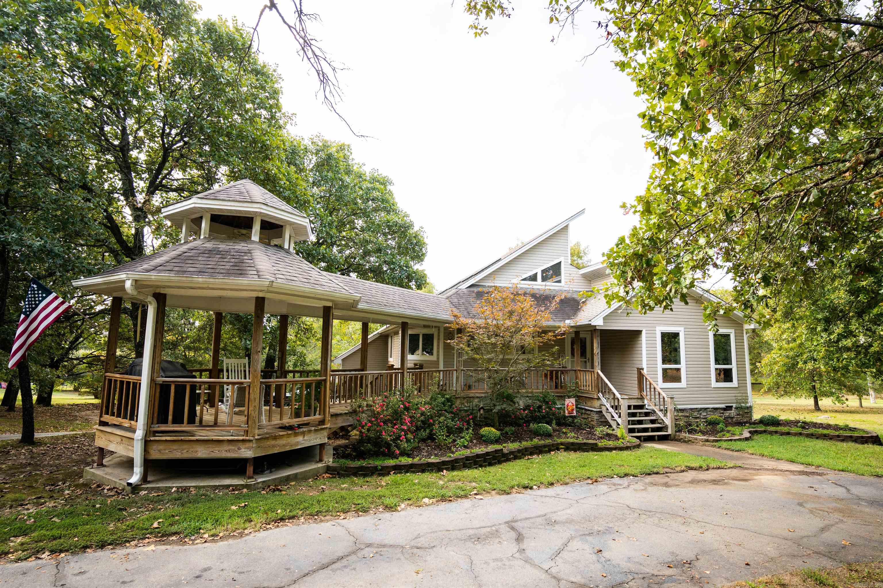 NORTH HILLS ESTATES - Residential