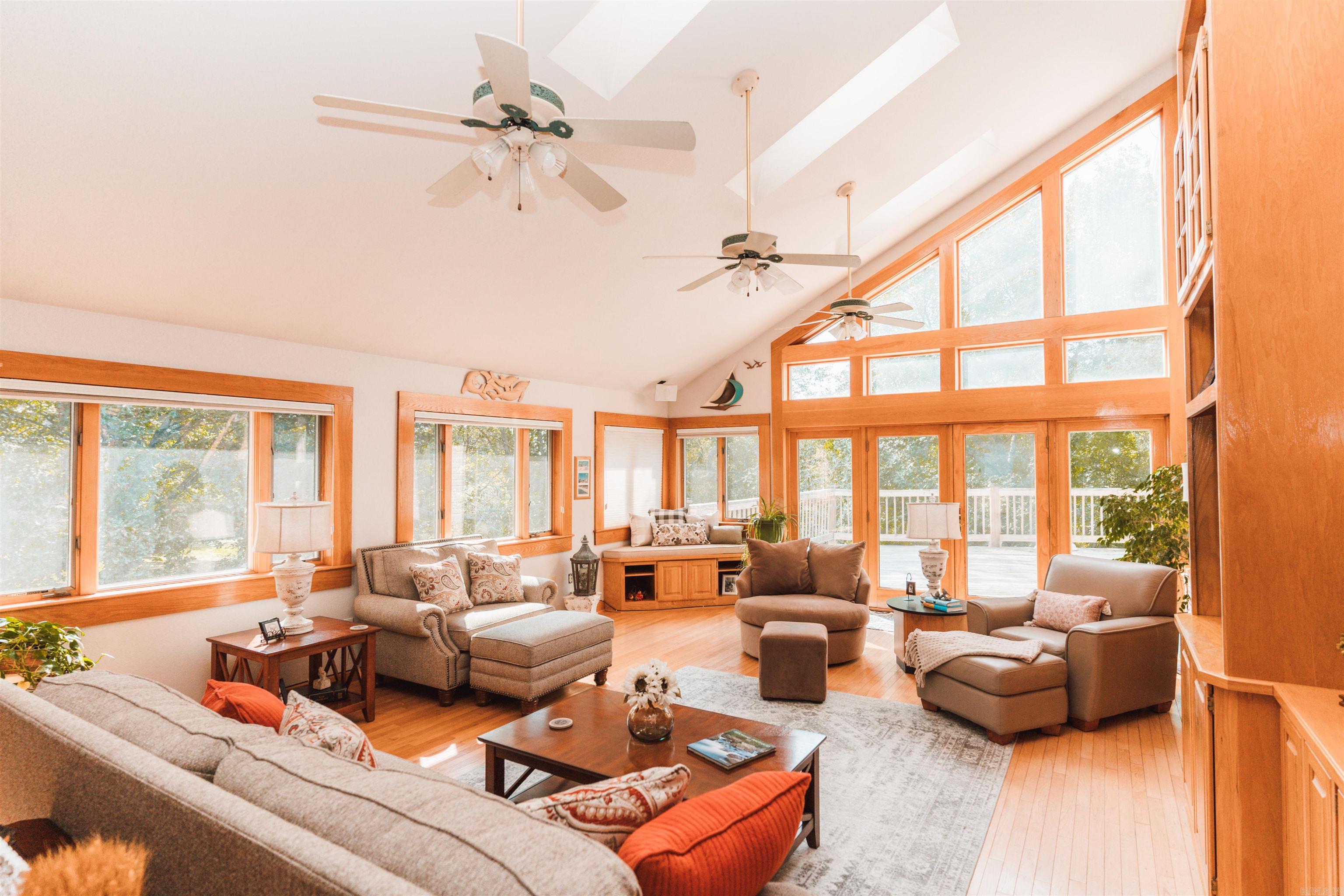 NORTH HILLS ESTATES - Residential