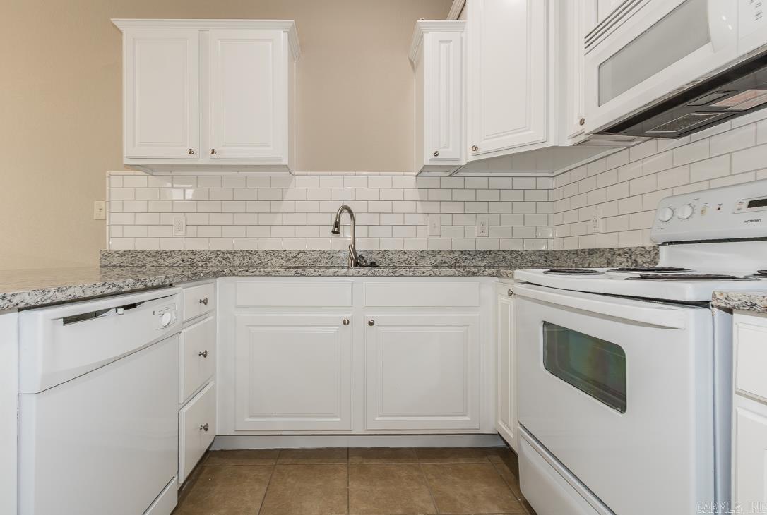 CAMRY COURT - Residential Lease