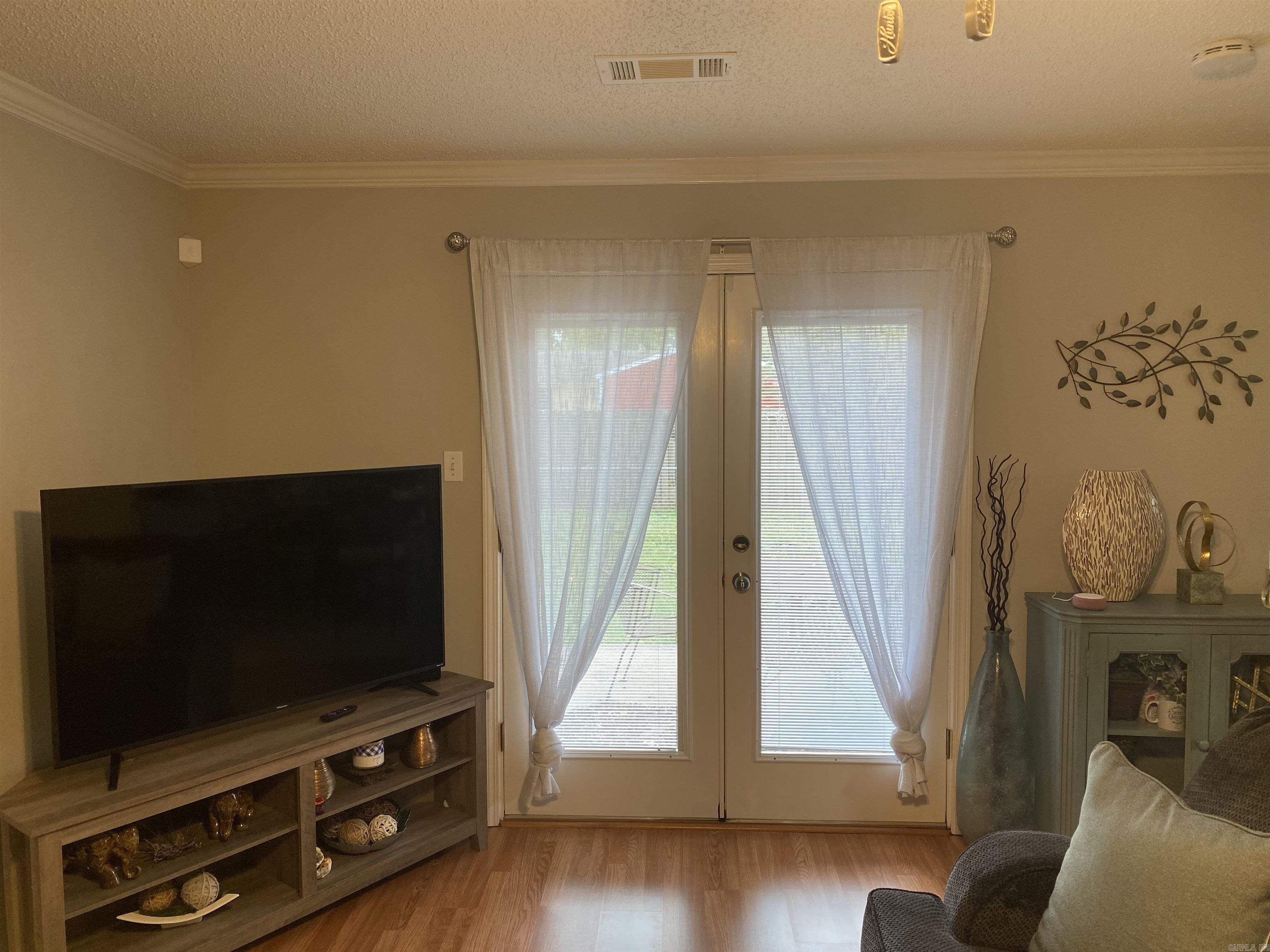 CRYSTAL VALLEY MANOR - Residential