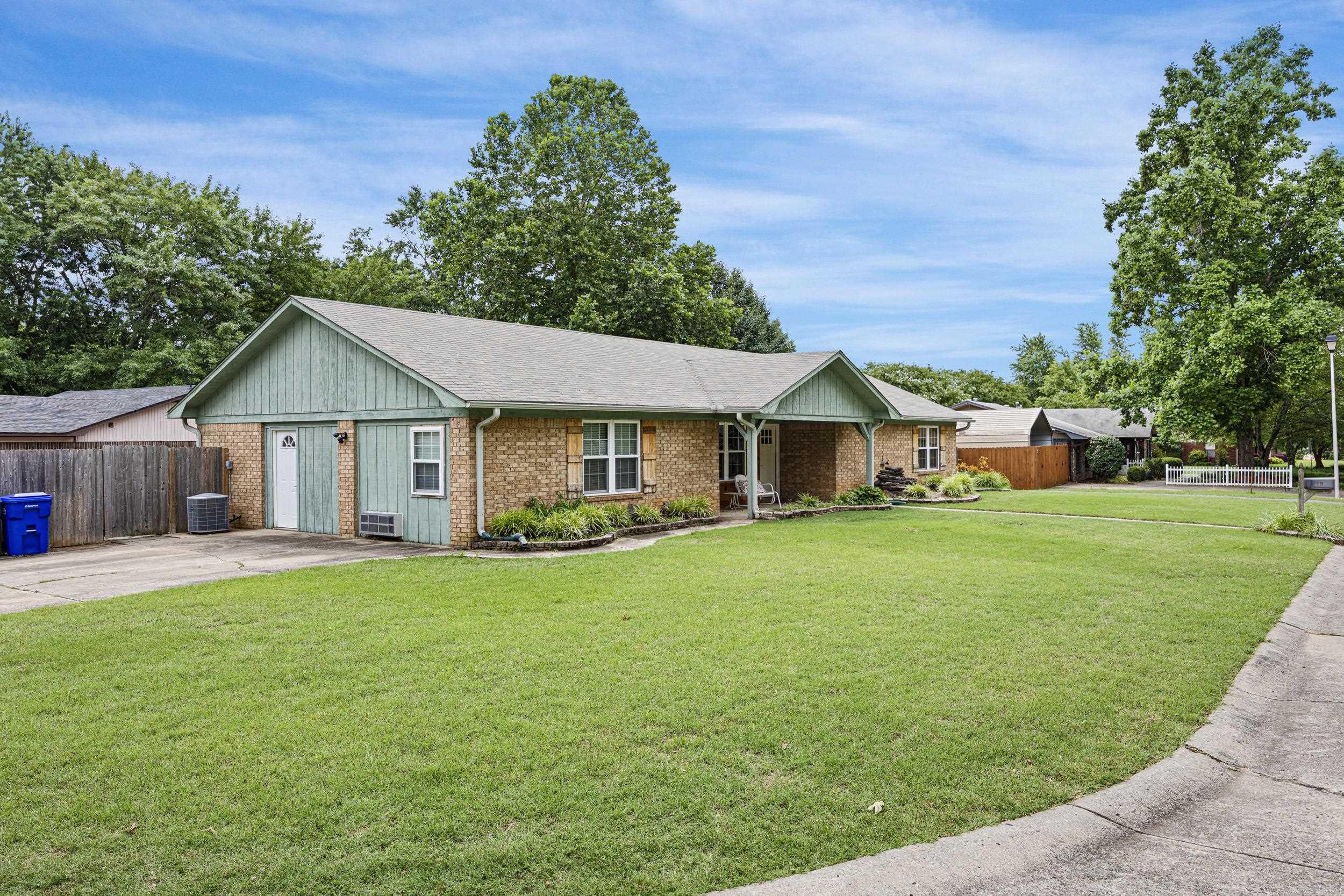 BRIAR SPRINGS - Residential
