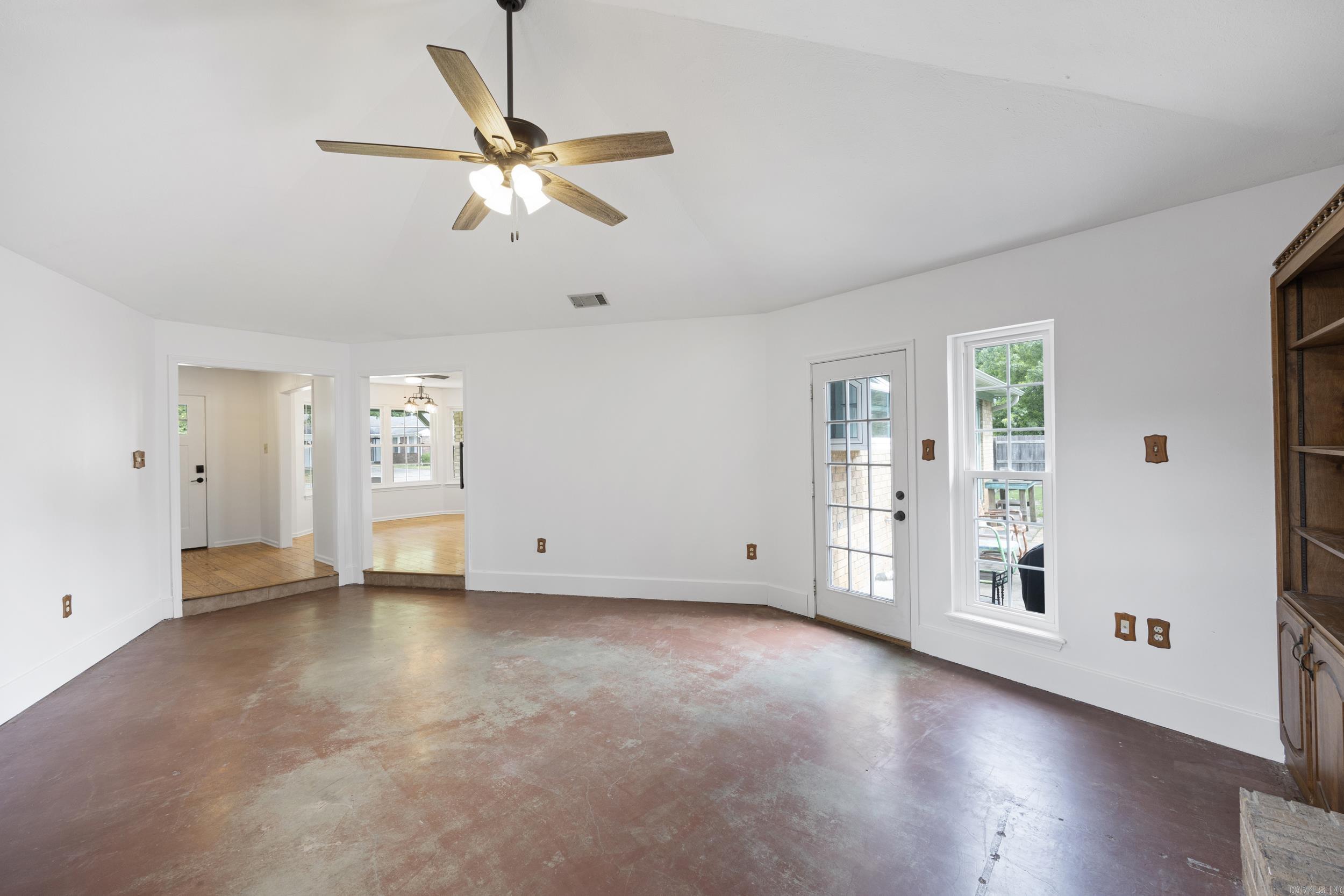 BRIAR SPRINGS - Residential
