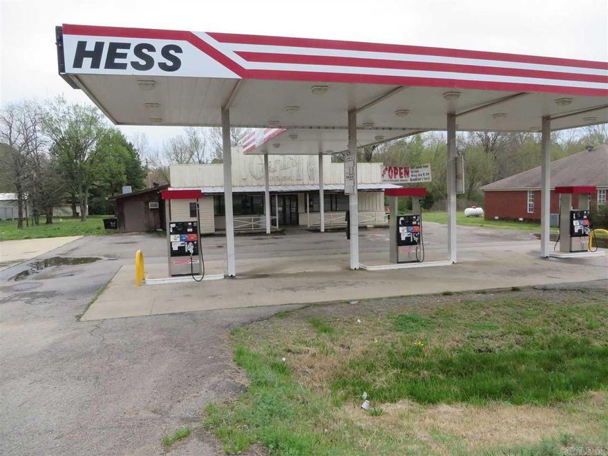 Looking for a Business Opportunity on a high traffic highway? Then this is the place....Convenience store with kitchen and coolers, Bank Owned and reduced to 166,500 from a previous listing of 249,900, Pumps and gas tanks are not owned by this Seller.