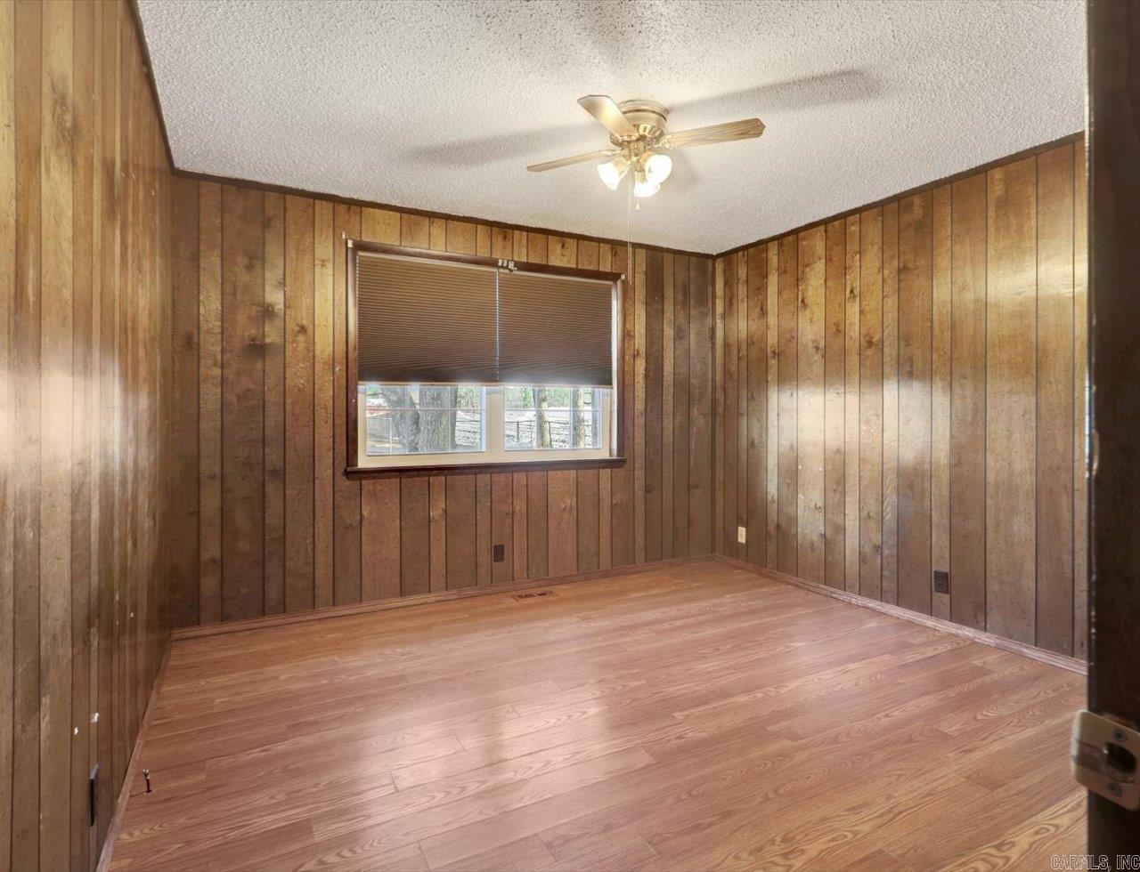 VALLEY ACRES - Residential