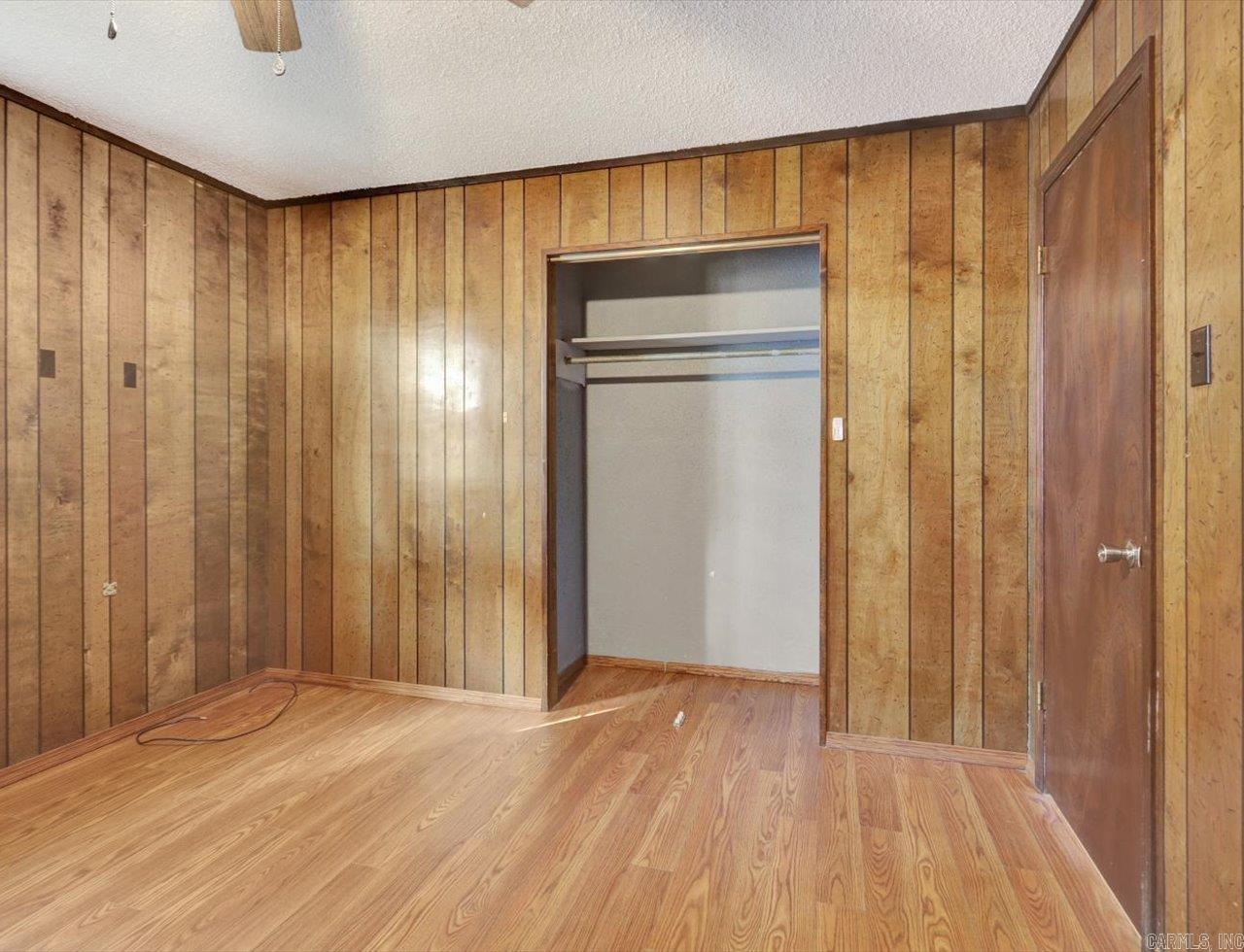 VALLEY ACRES - Residential