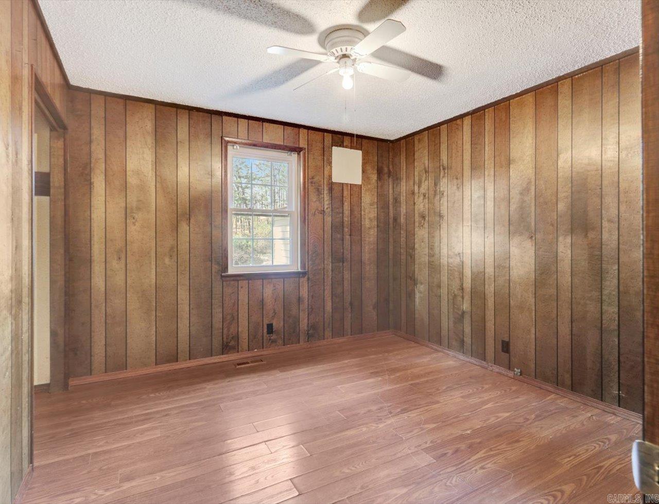 VALLEY ACRES - Residential