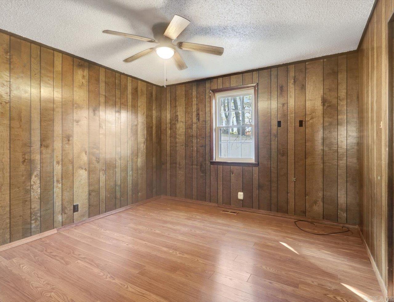 VALLEY ACRES - Residential