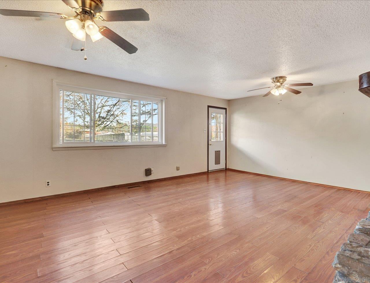 VALLEY ACRES - Residential