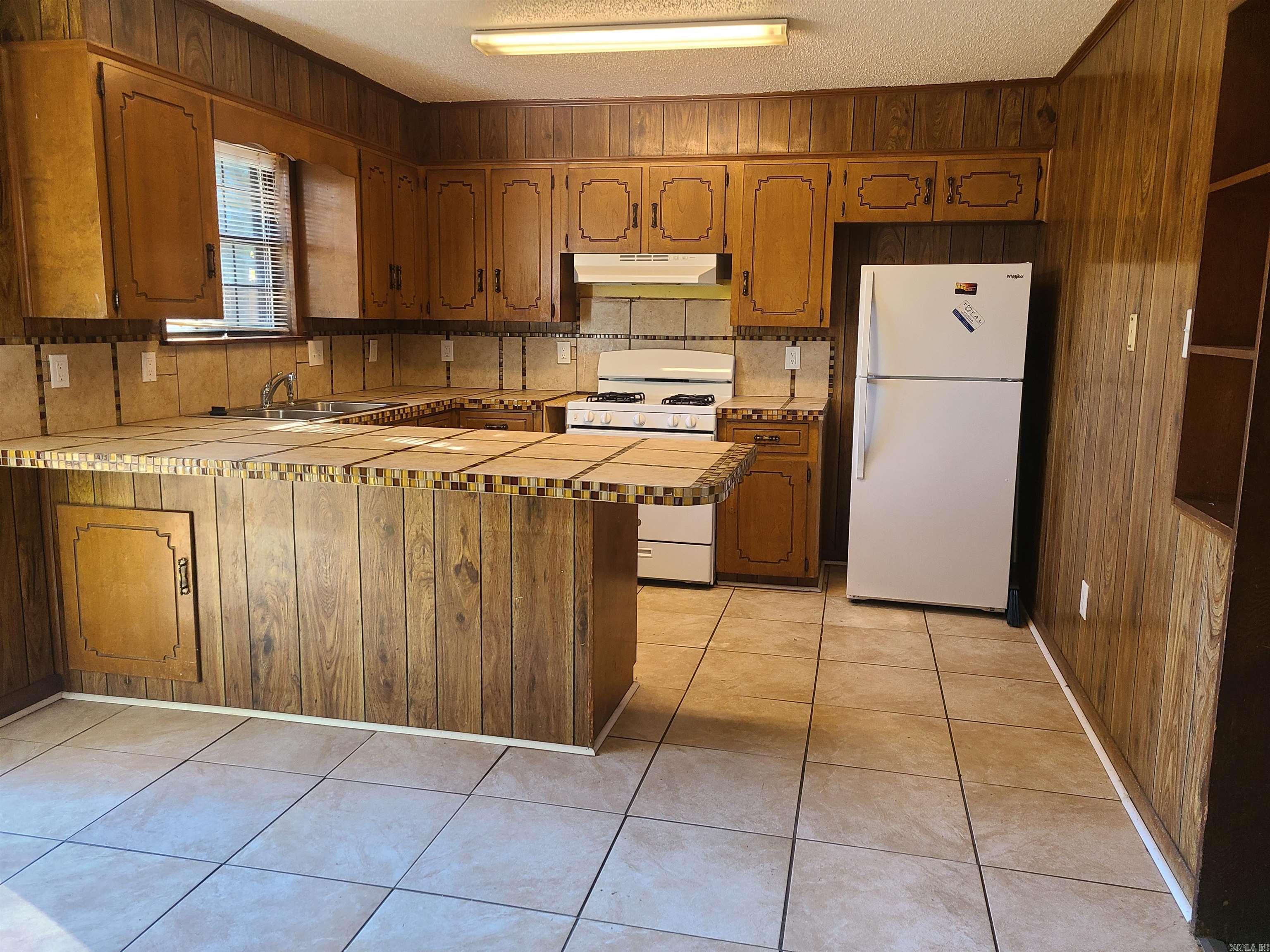 Dalewood - Residential Lease