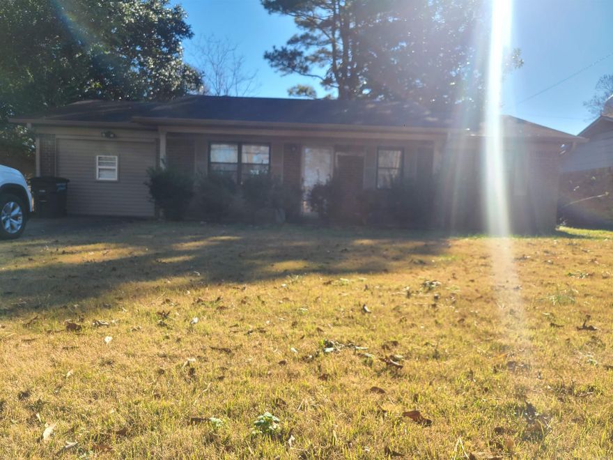 Available for rent: 3 bedroom 1.5 bath home with 2nd living room/den/bonus room. All laminate/vinyl flooring throughout, no carpet! Fenced yard. No pets allowed. Lease terms $900 deposit, $40 application fee. Apply online at c21prjxrentals.com