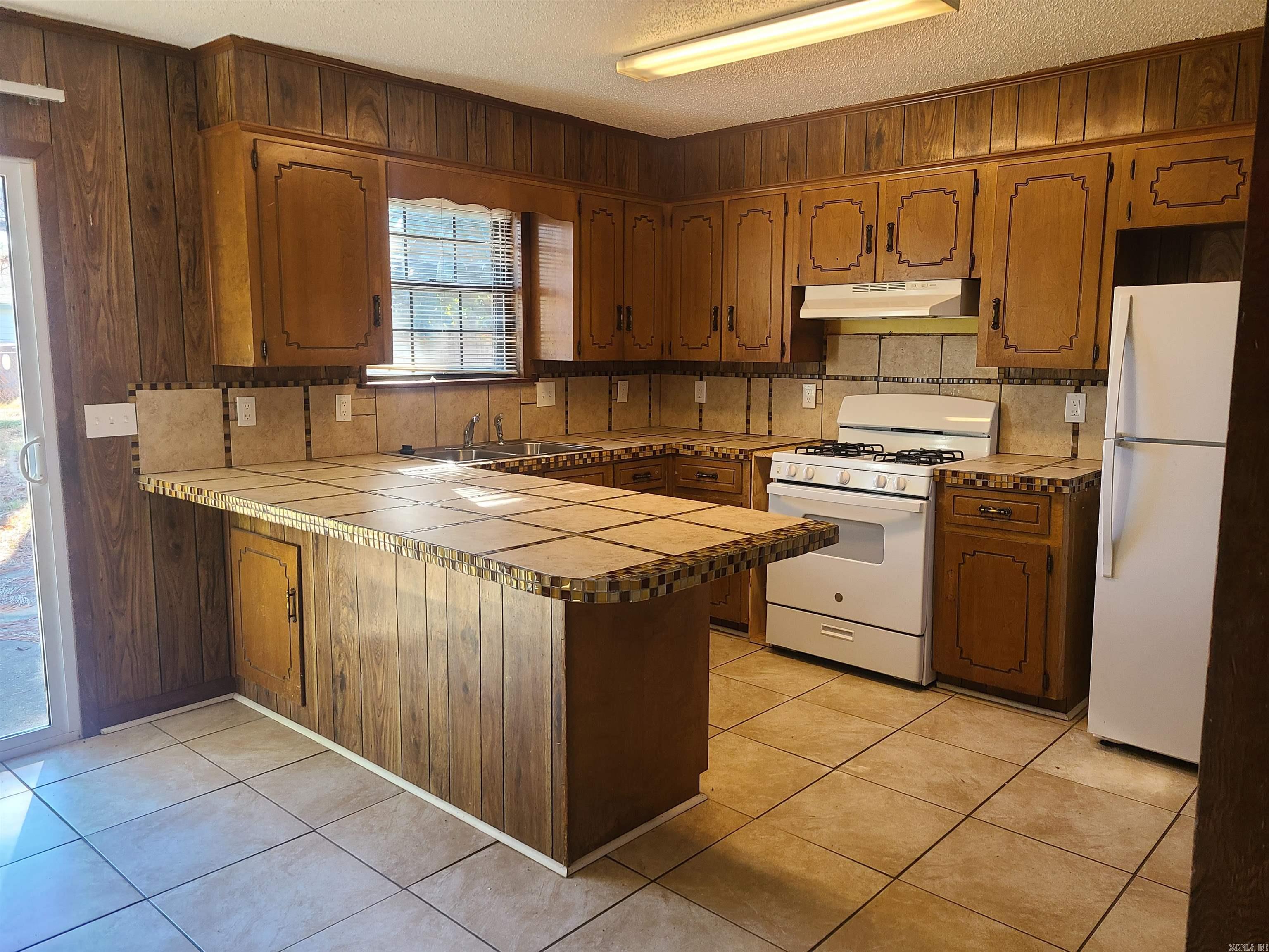 Dalewood - Residential Lease