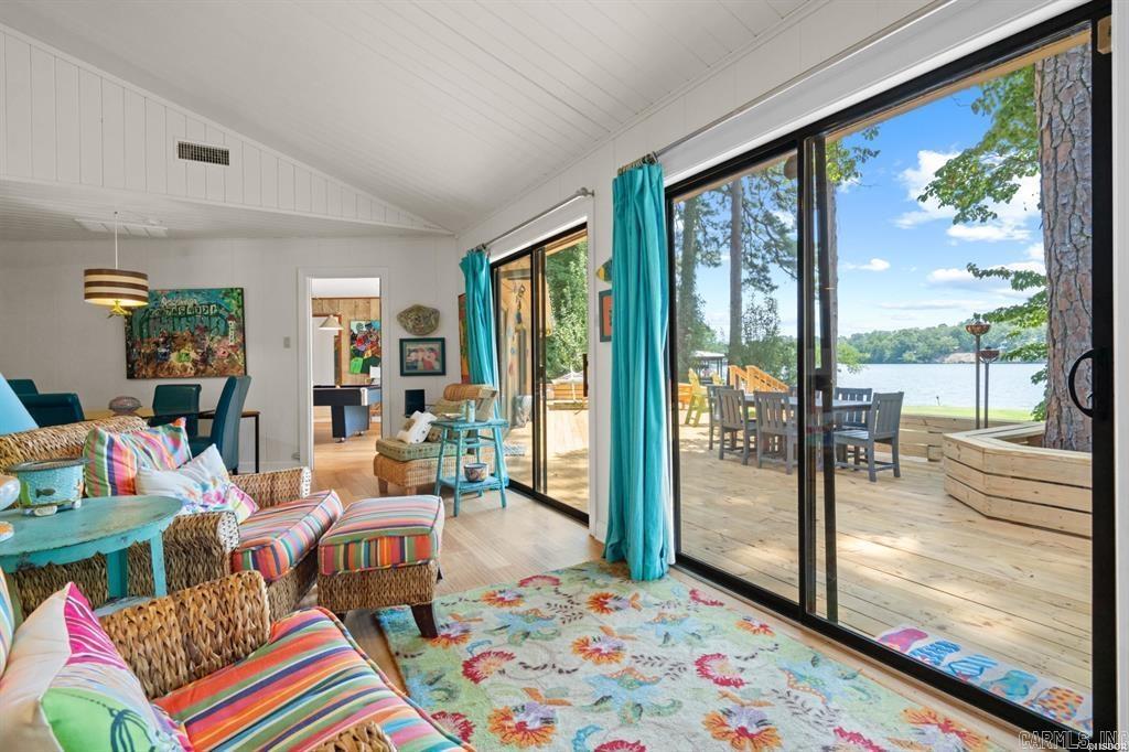UNPLATTED ACREAGE - Residential
