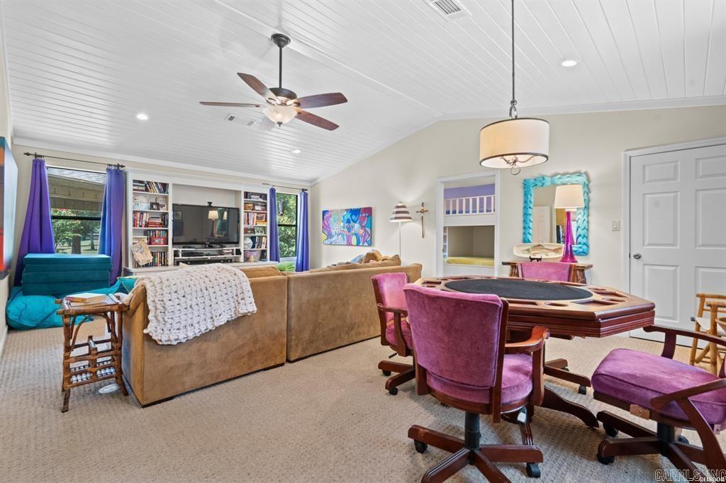 UNPLATTED ACREAGE - Residential