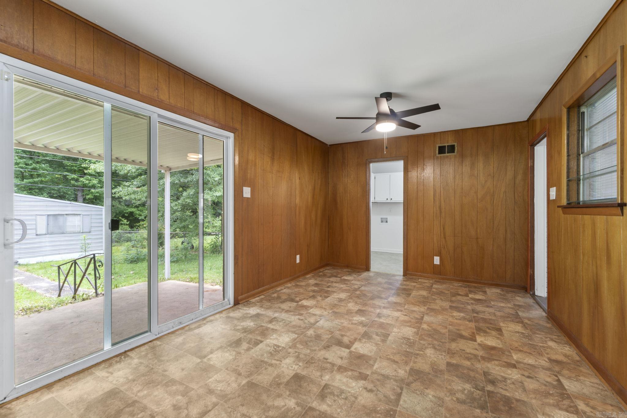 TOWN & COUNTRY ESTATES - Residential