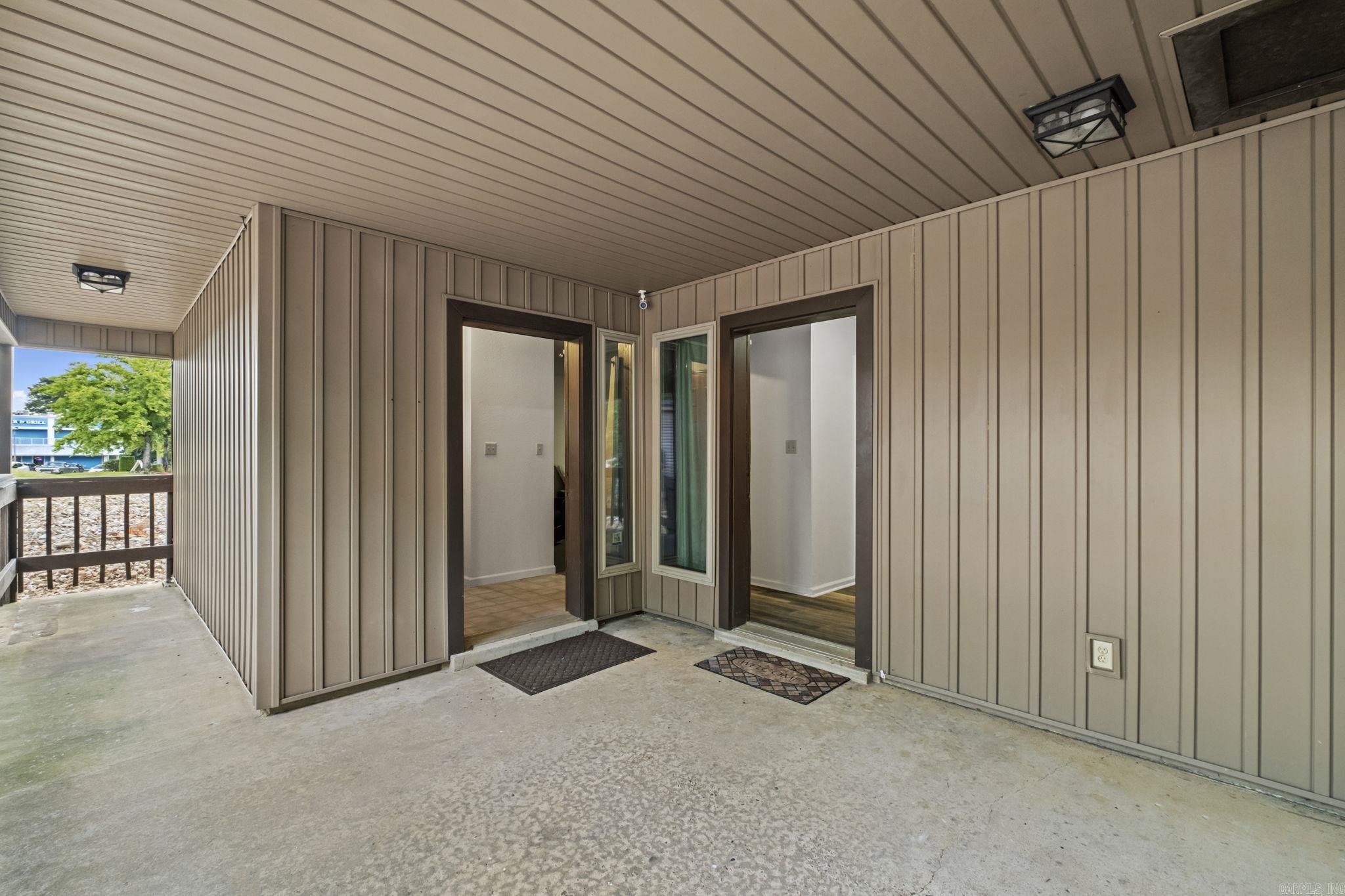 SHADOW RIDGE VILLAS - Residential