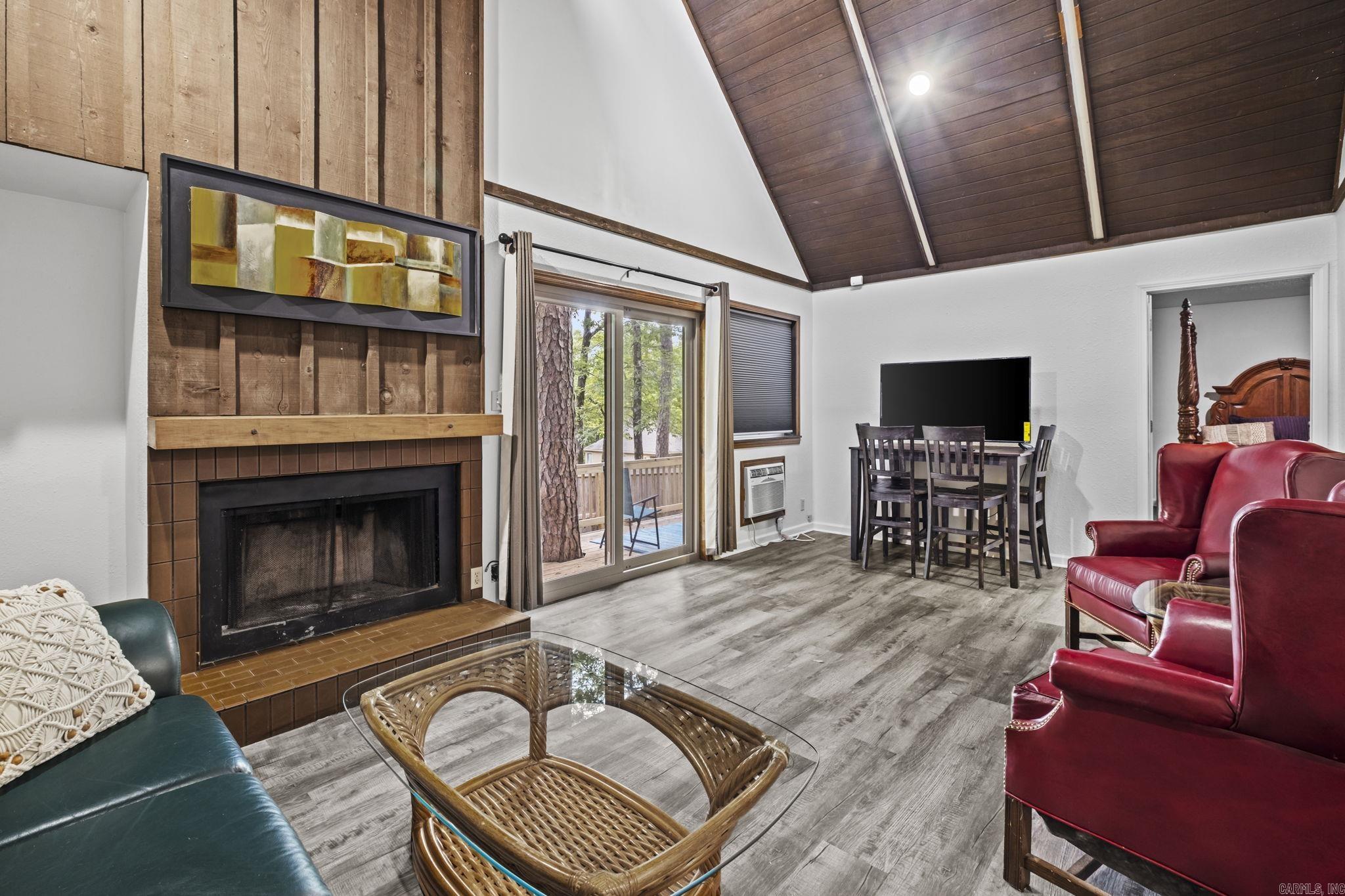 SHADOW RIDGE VILLAS - Residential