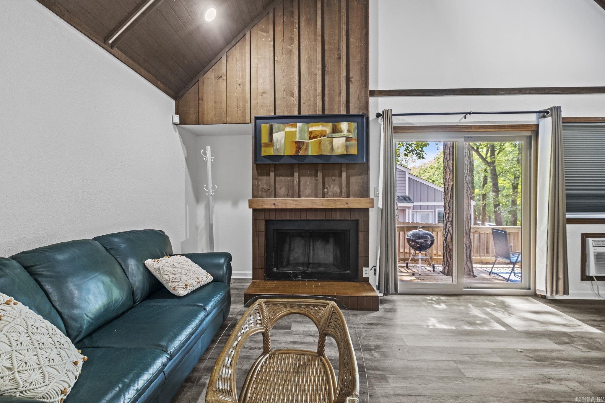 SHADOW RIDGE VILLAS - Residential