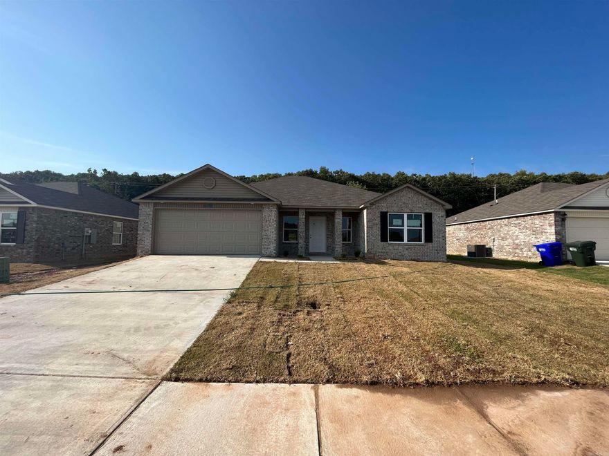 The gorgeous RC Washington plan is loaded with curb appeal with its charming covered front porch, brick columns, and arch-top windows. This home features a split floor plan with 4 bedrooms, 2 bathrooms, an inviting entryway, a spacious master suite, and a stunning kitchen/dining area fully equipped with energy-efficient appliances, ample counter space, and a convenient pantry. Learn more about this home today!