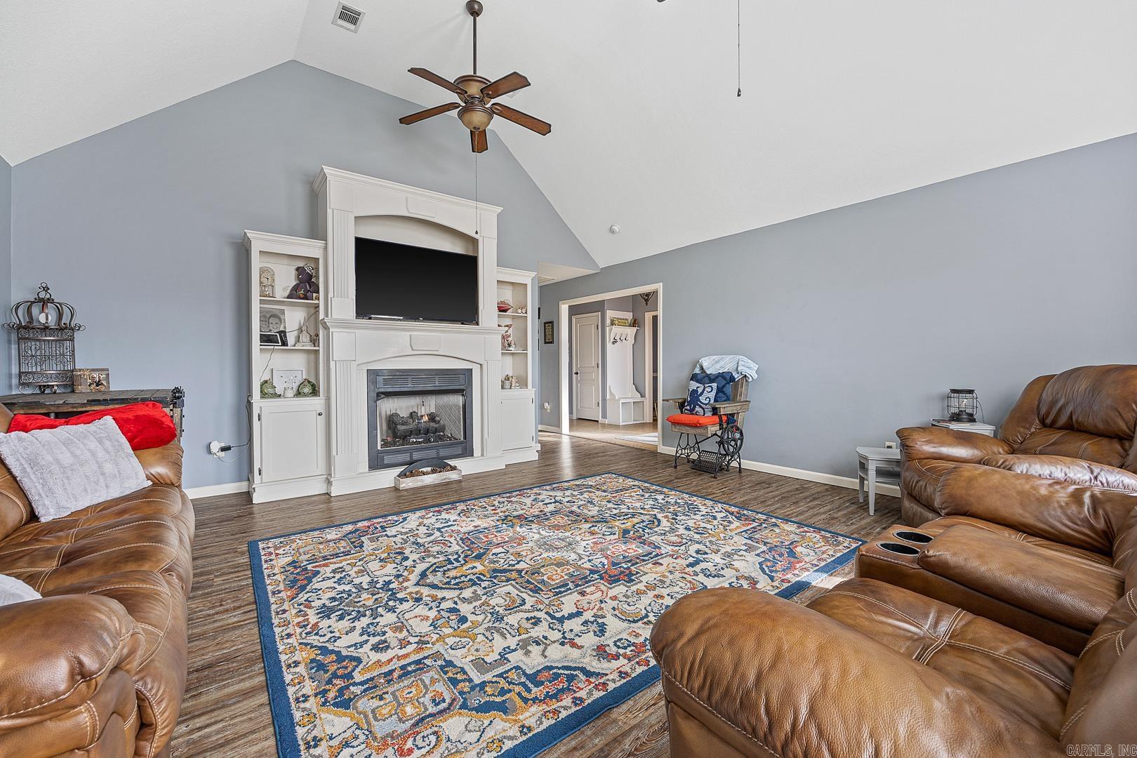 THE MEADOWS - Residential