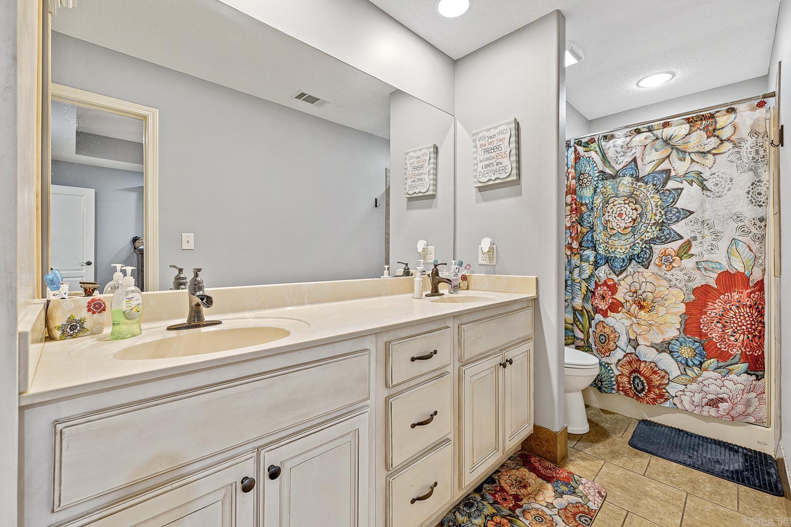 THE MEADOWS - Residential