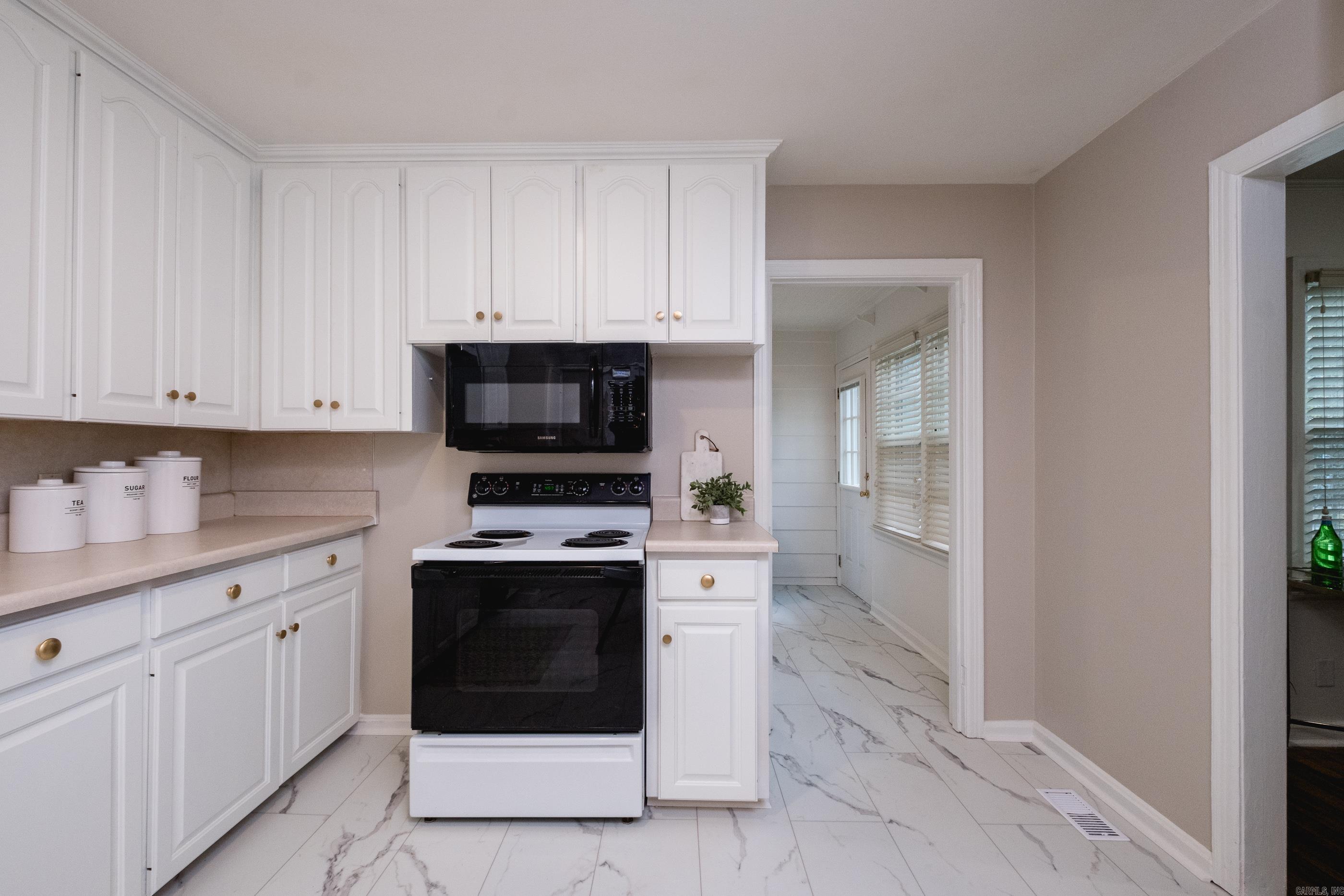 QUEEN MANOR ADDN - Residential