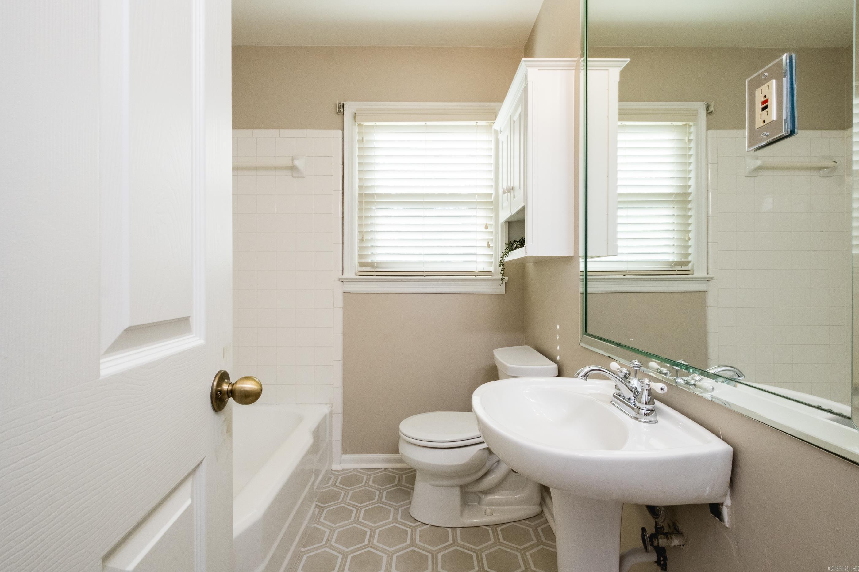 QUEEN MANOR ADDN - Residential