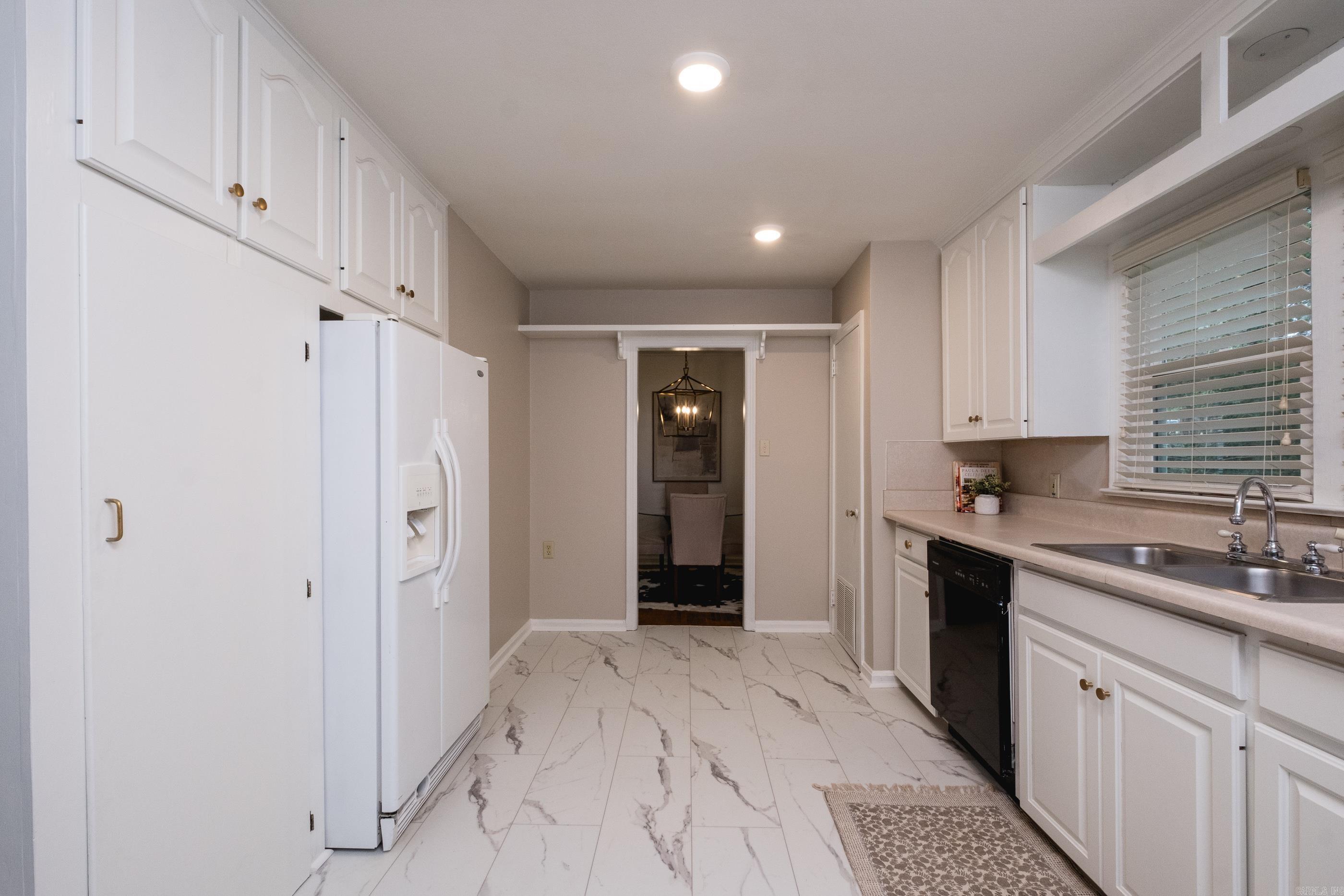 QUEEN MANOR ADDN - Residential