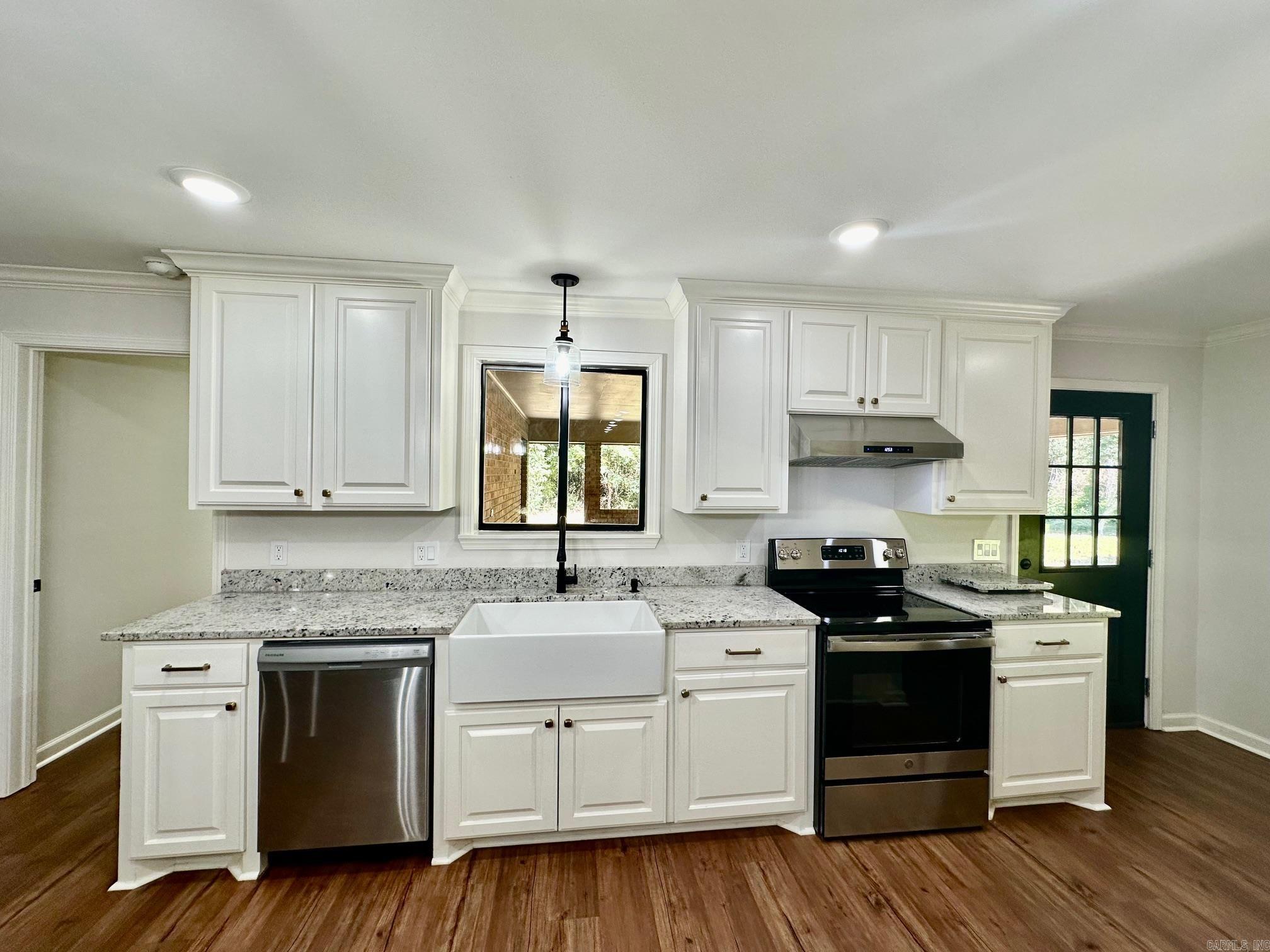 BEVERLY PLACE - Residential