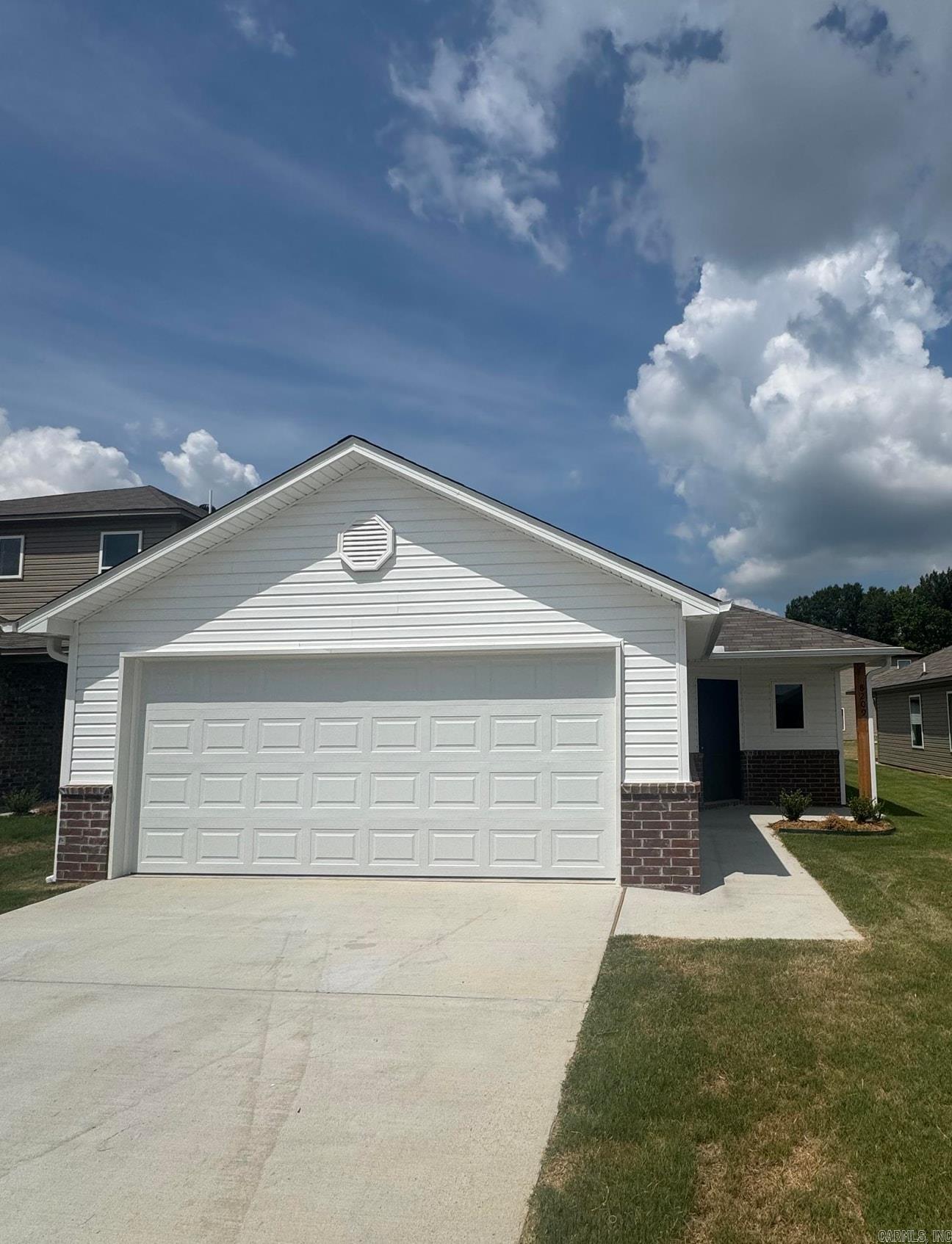 WHITE OAK CROSSING - Residential