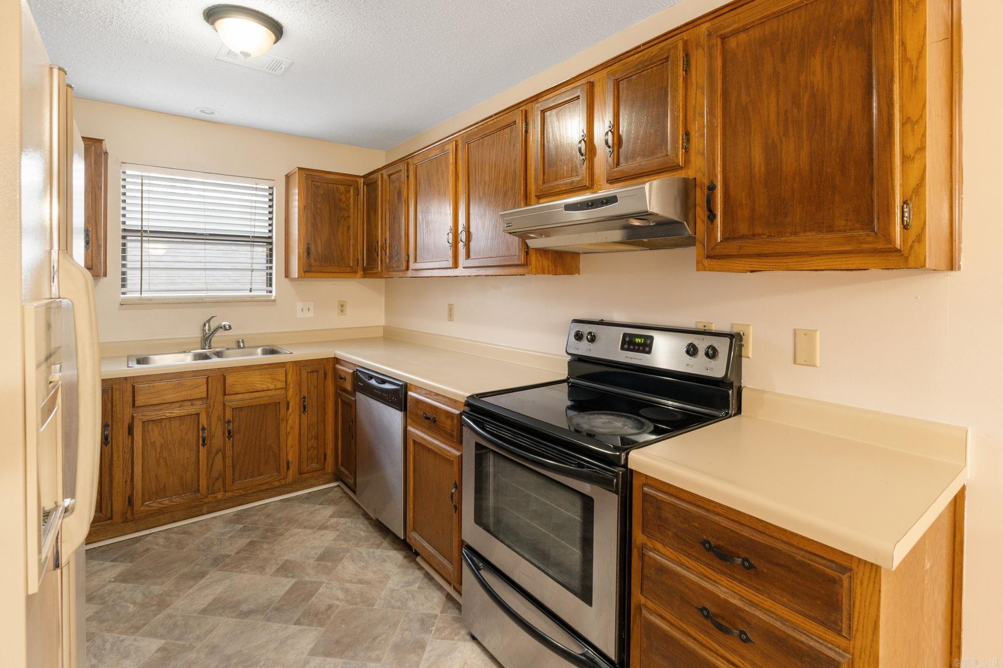 ROLLING OAKS - Residential