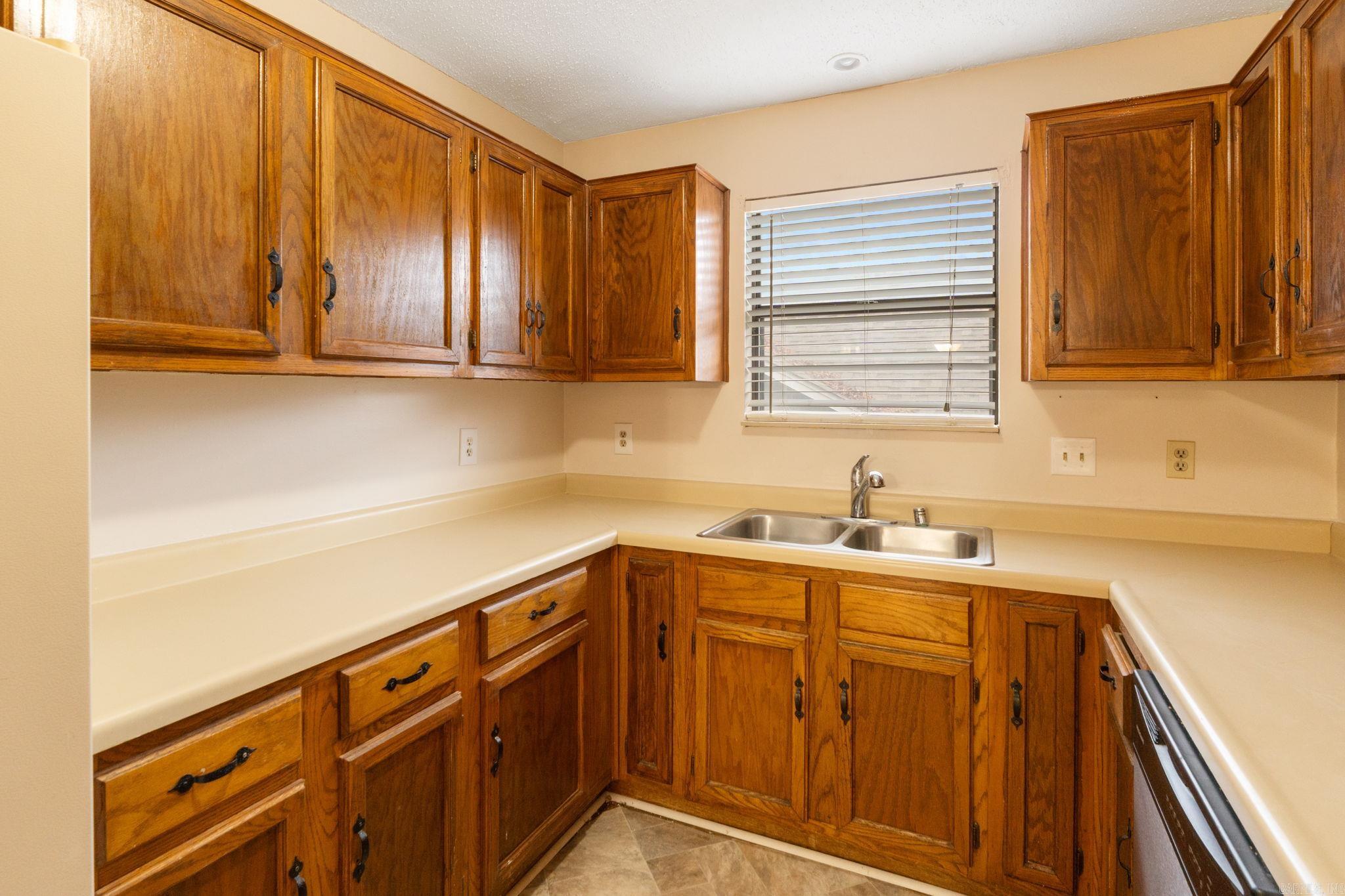 ROLLING OAKS - Residential