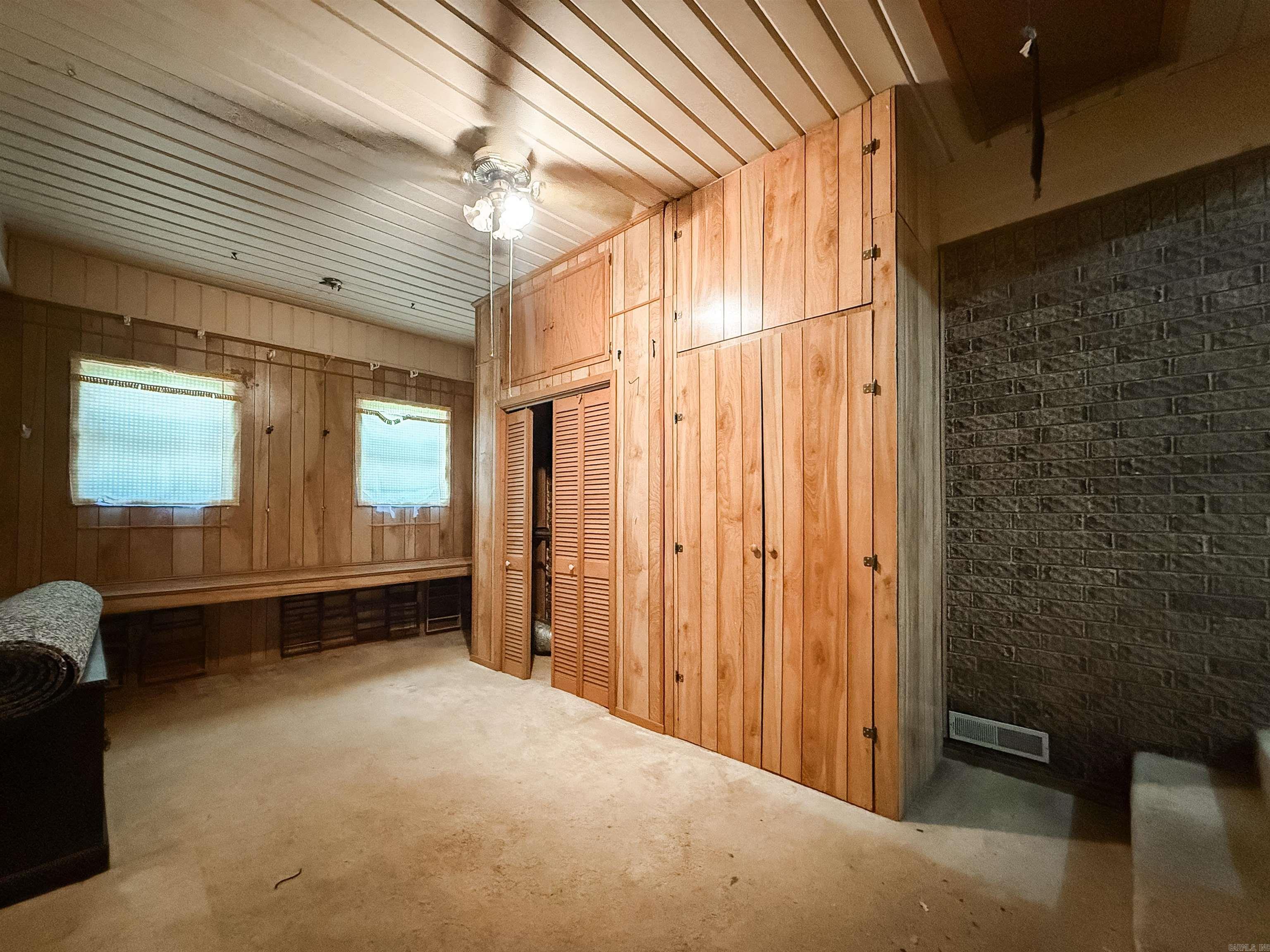 POPLAR ACRES - Residential