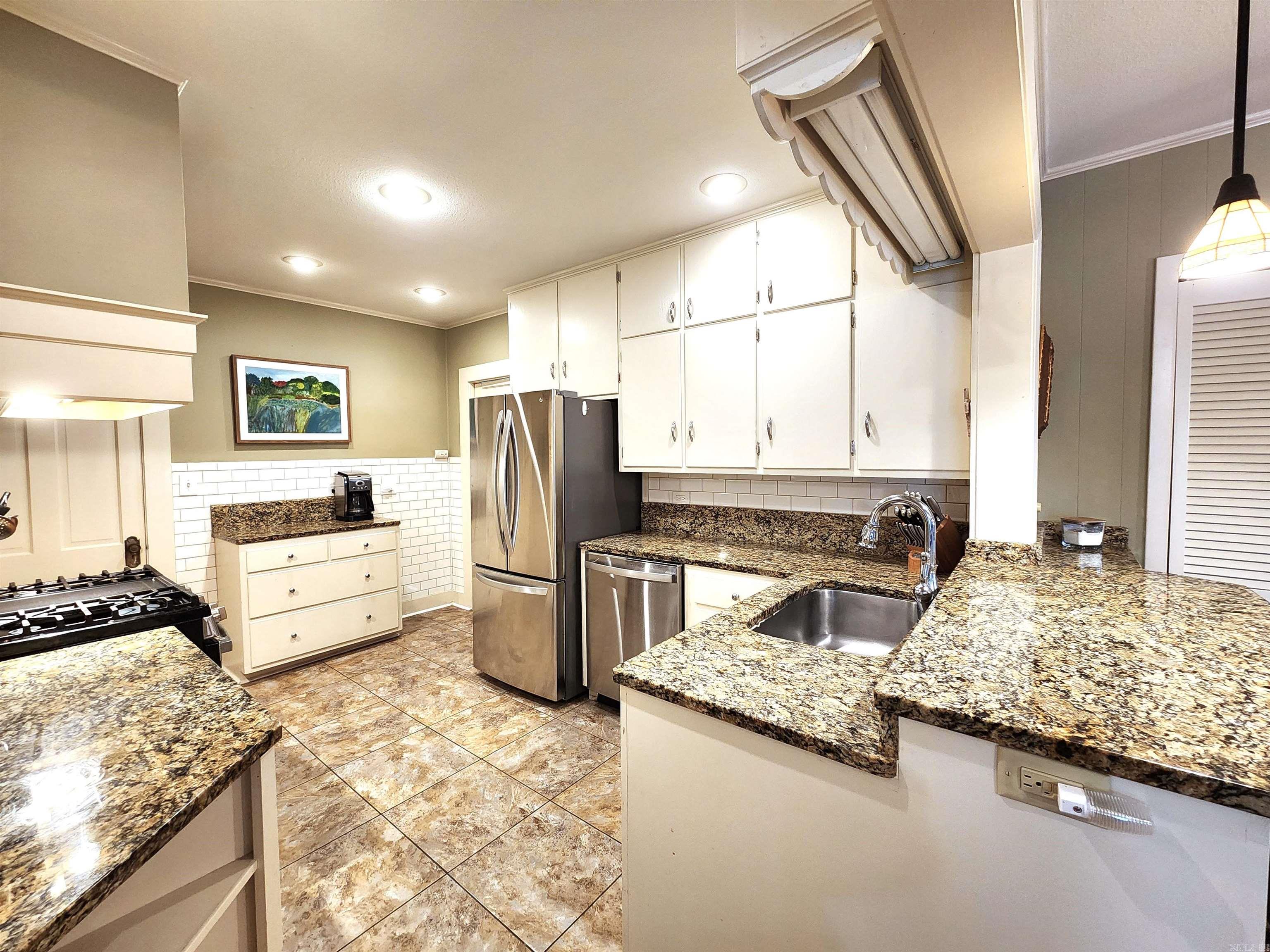 2ND WEST MAIN HEIGHTS - Residential