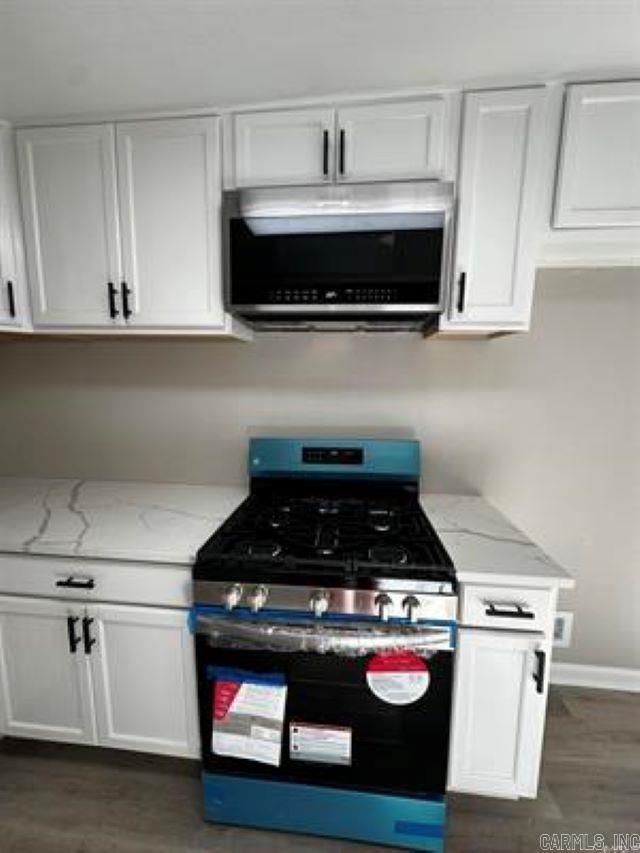 ROLLING HILLS - Residential