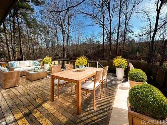 ROLLING HILLS - Residential