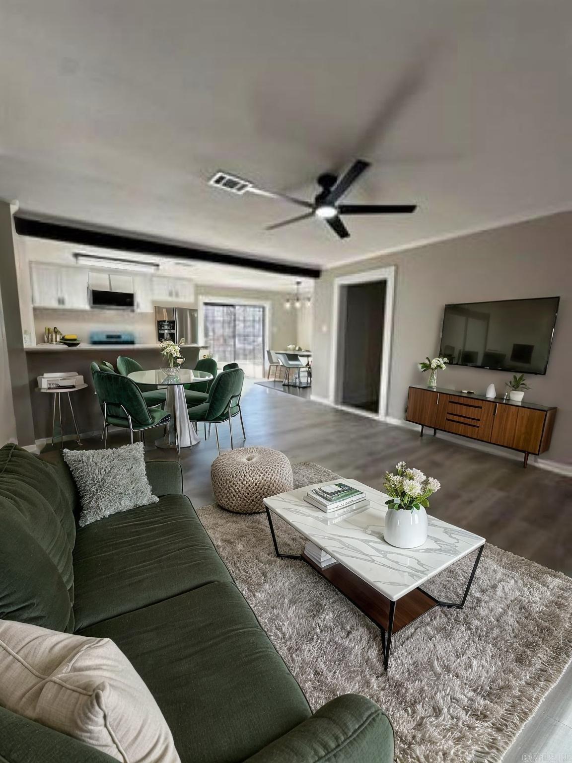 ROLLING HILLS - Residential