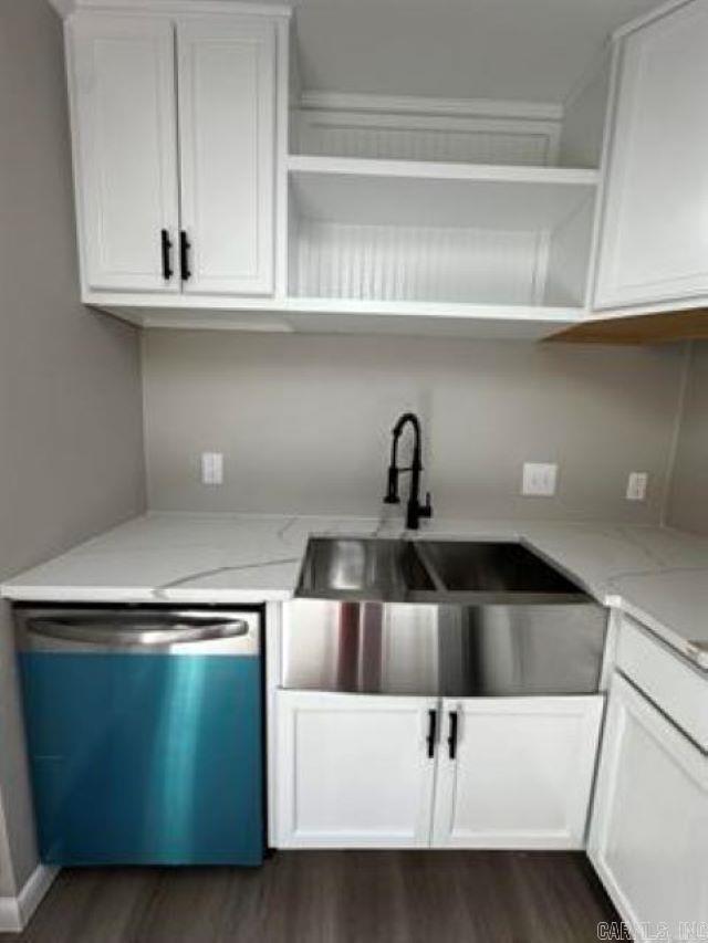 ROLLING HILLS - Residential