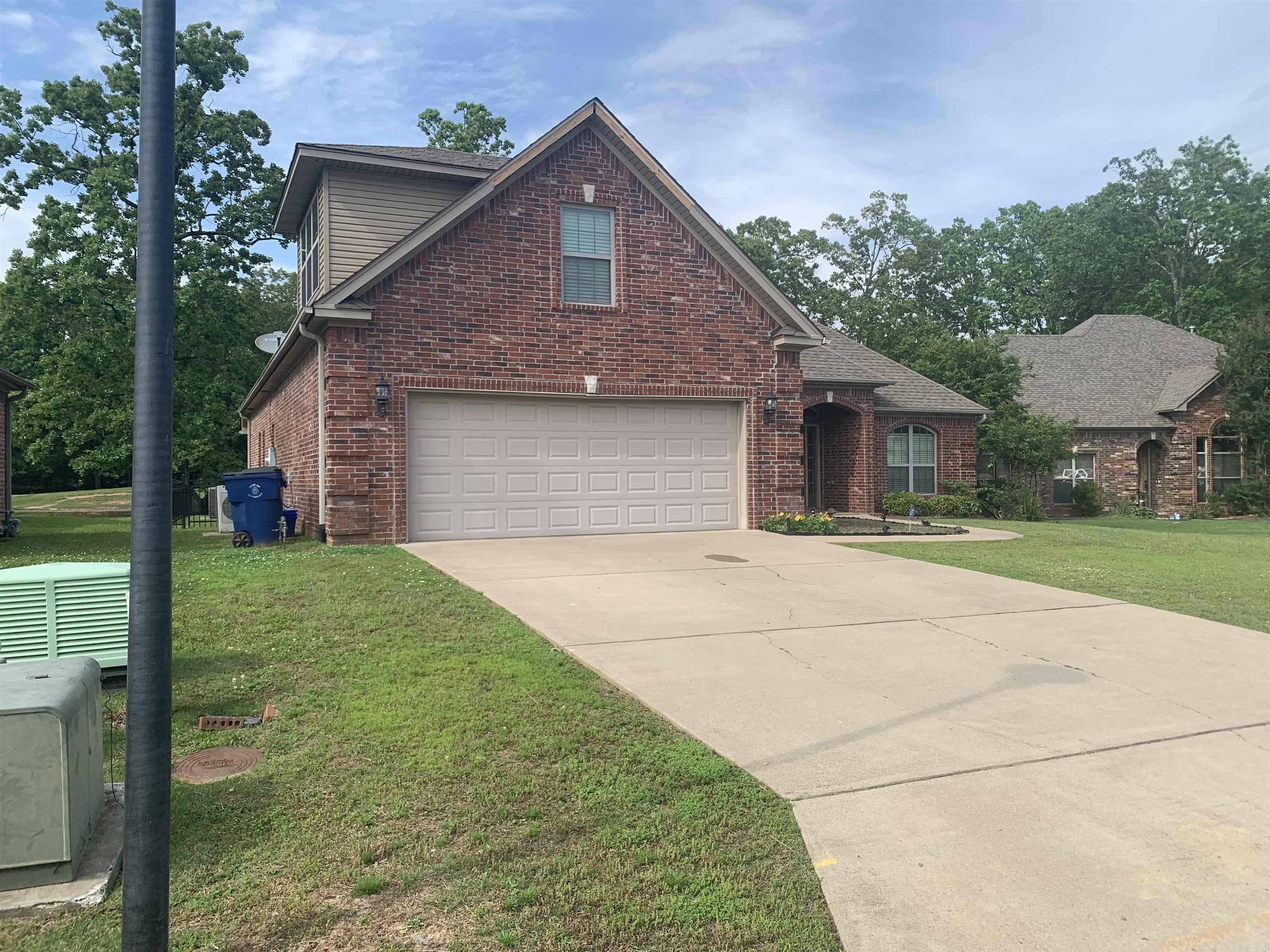 COUNTRY CLUB OF ARK THE - Residential