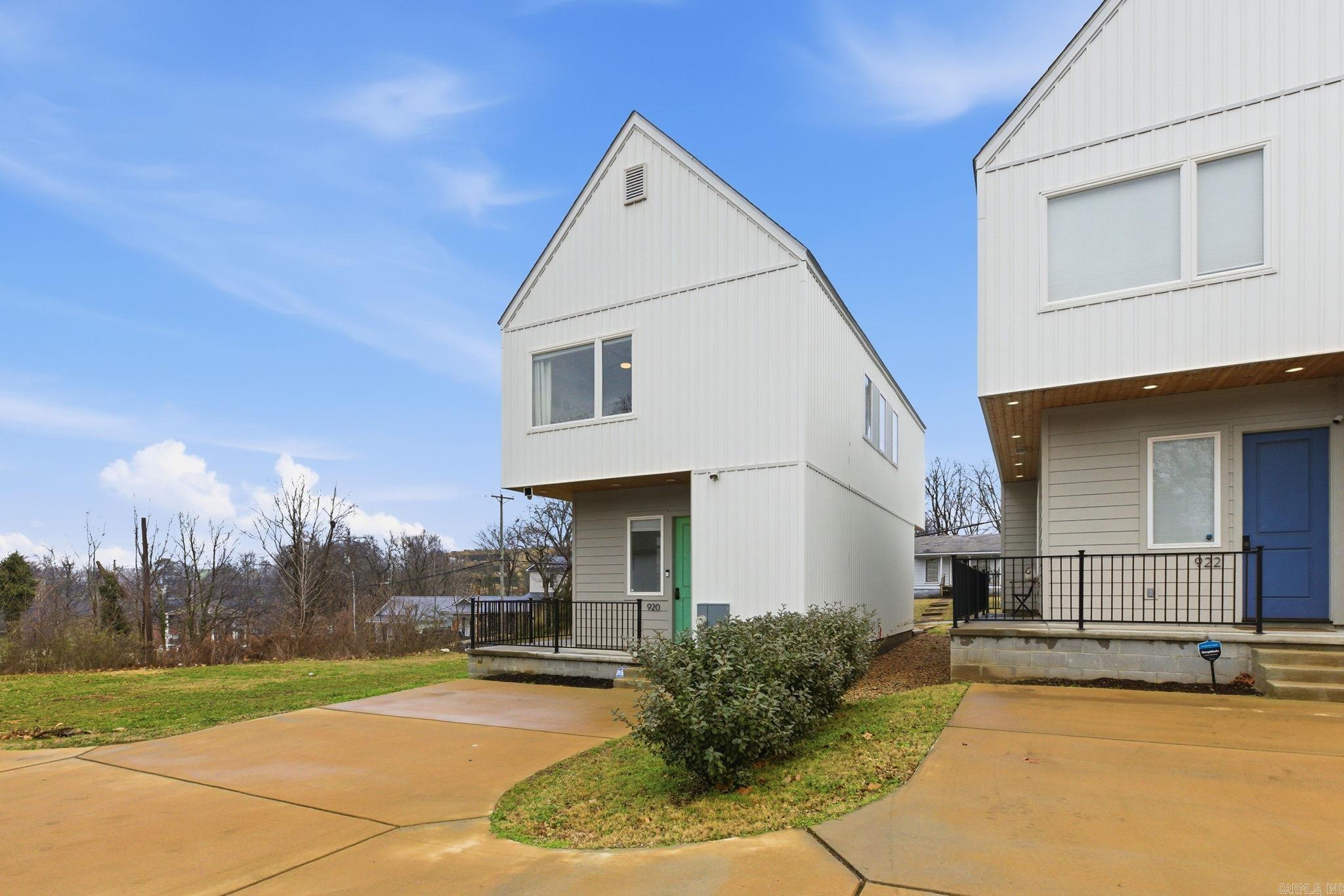 COTTAGES ON PARK II - Residential