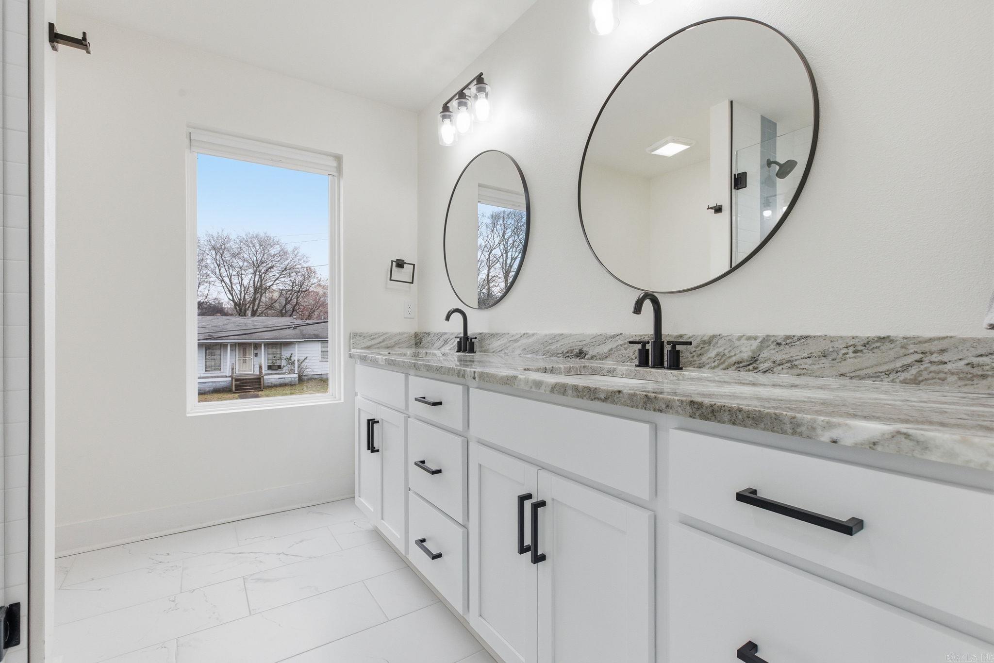 COTTAGES ON PARK II - Residential