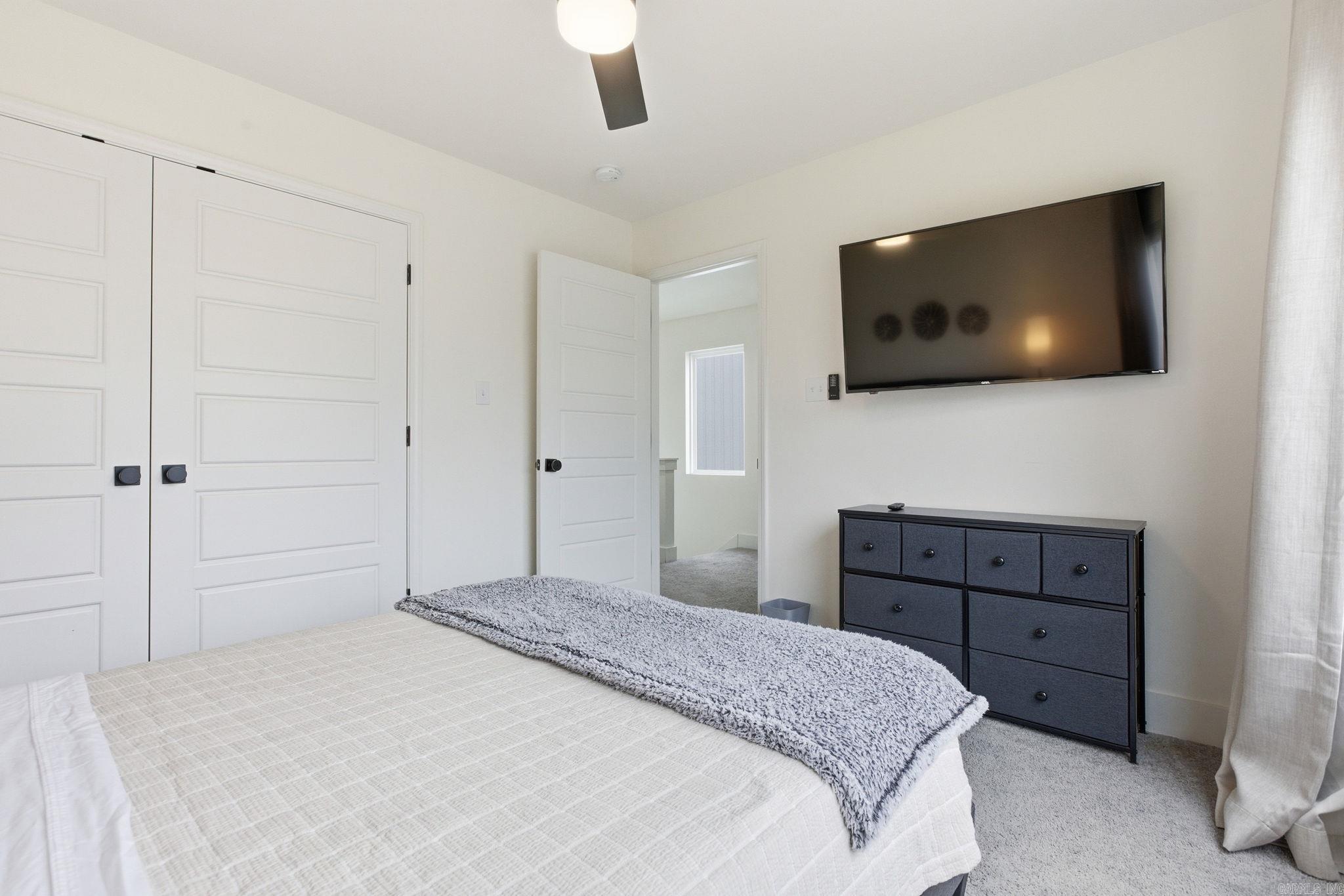 COTTAGES ON PARK II - Residential