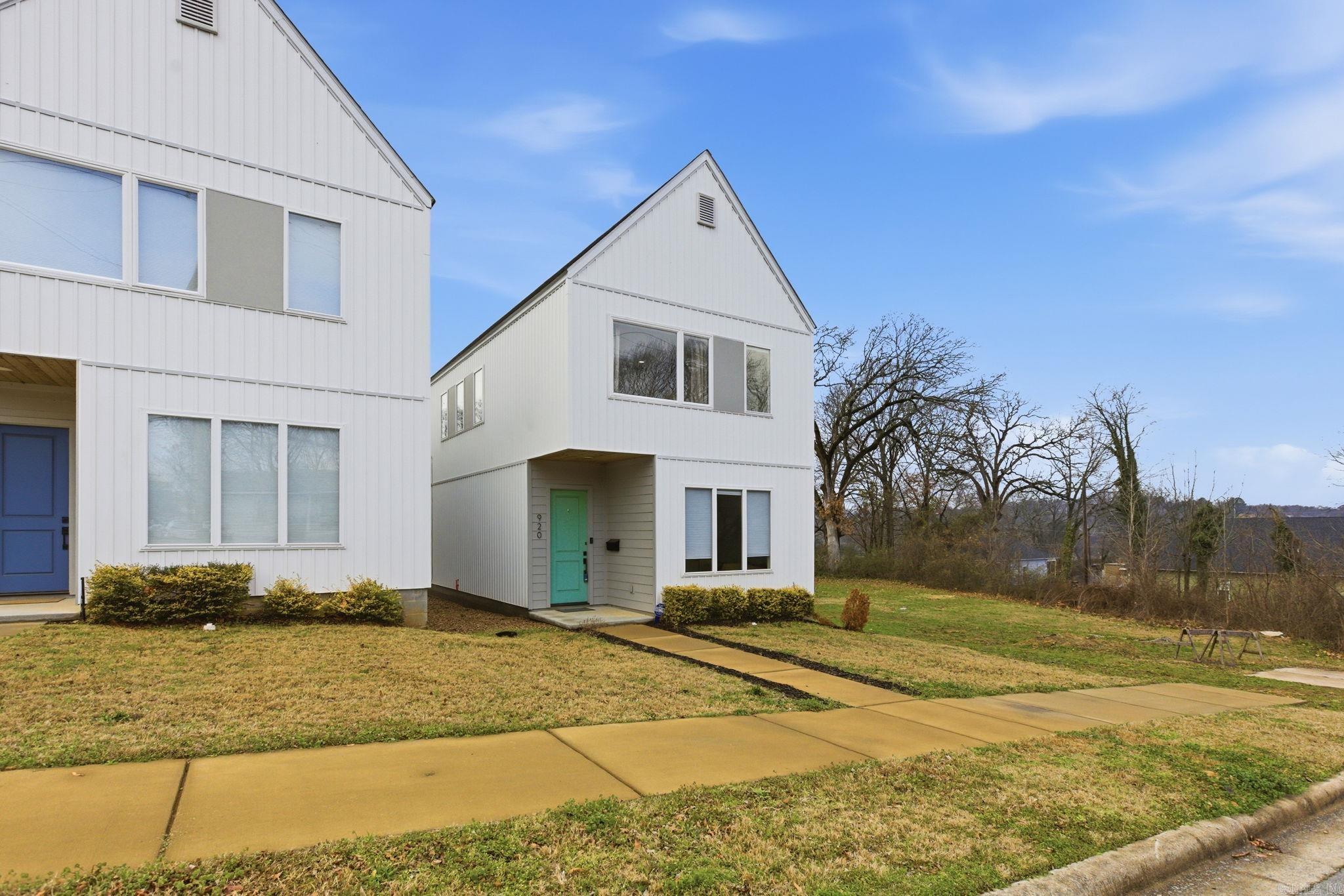 COTTAGES ON PARK II - Residential