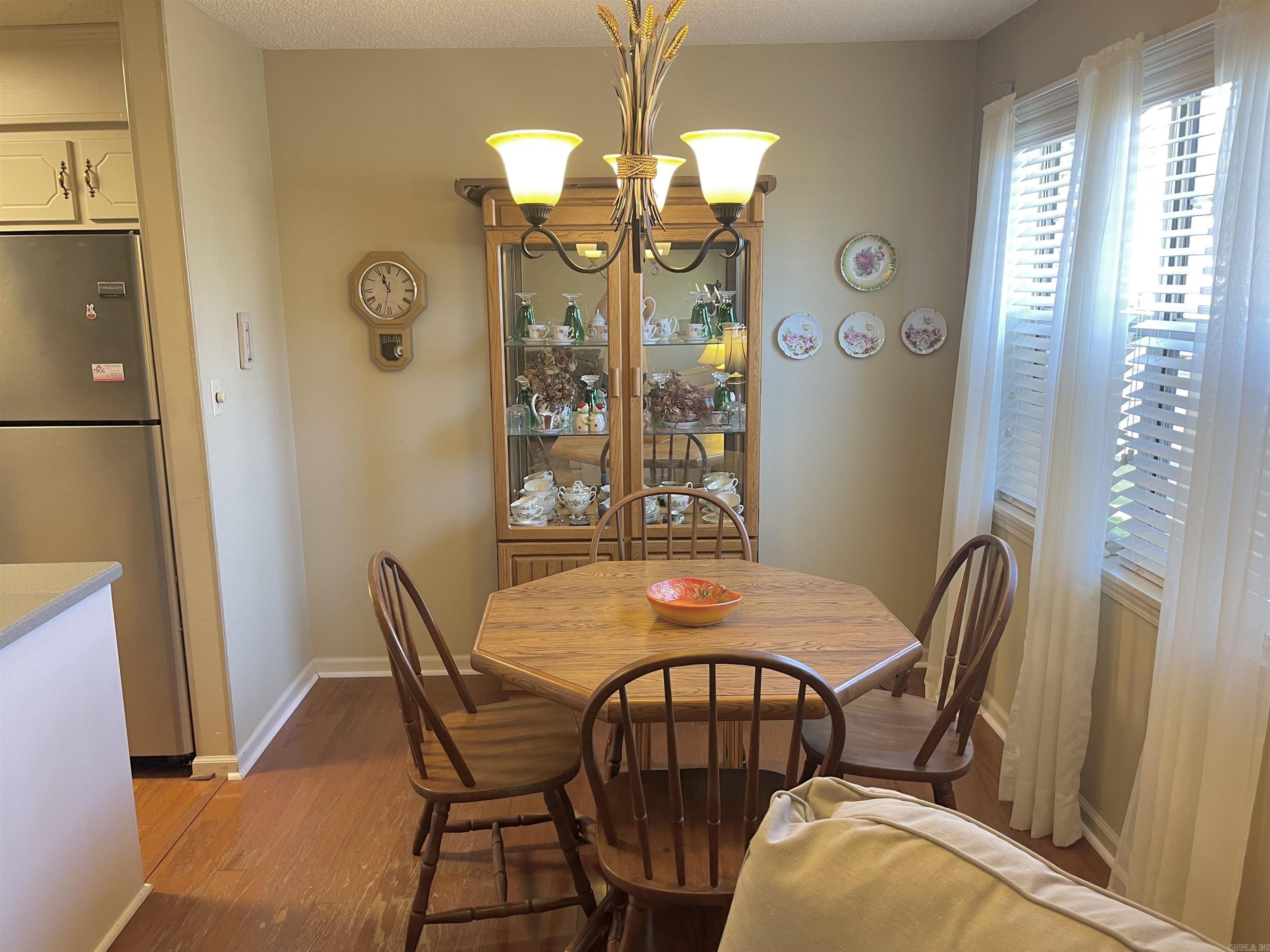 RIVER OAKS COMMONS - Residential