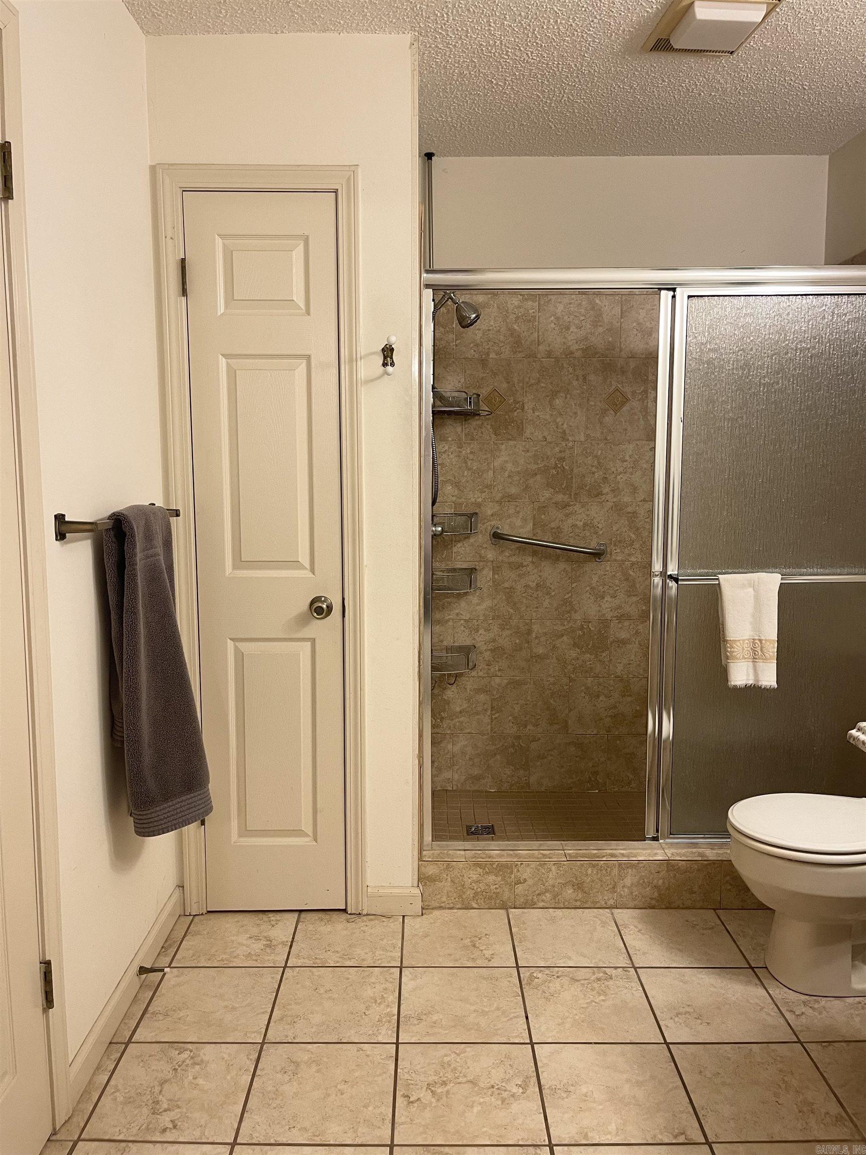 RIVER OAKS COMMONS - Residential