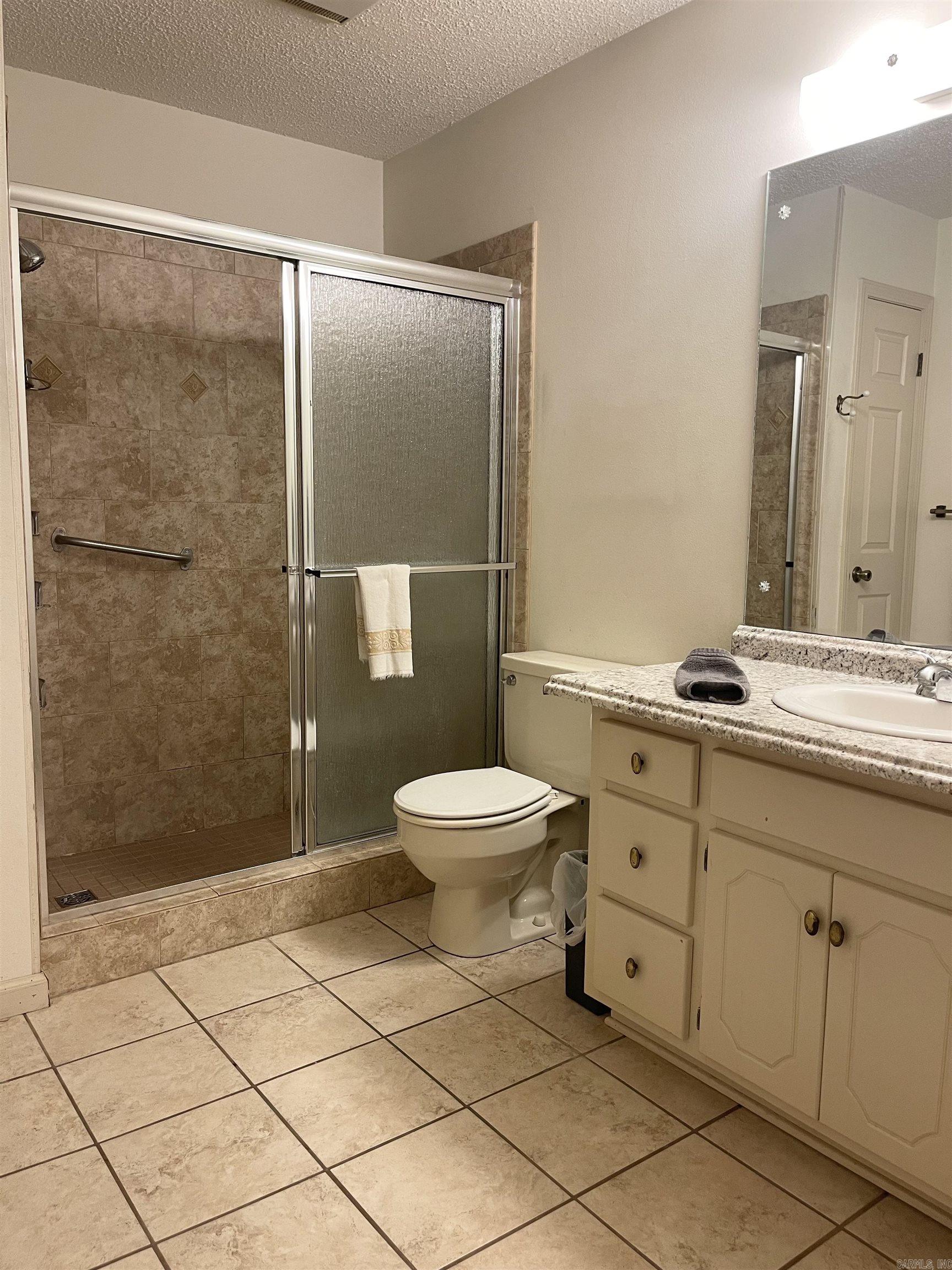 RIVER OAKS COMMONS - Residential