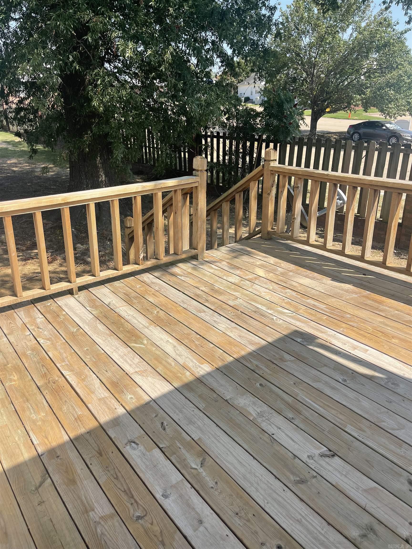 RIVER OAKS COMMONS - Residential