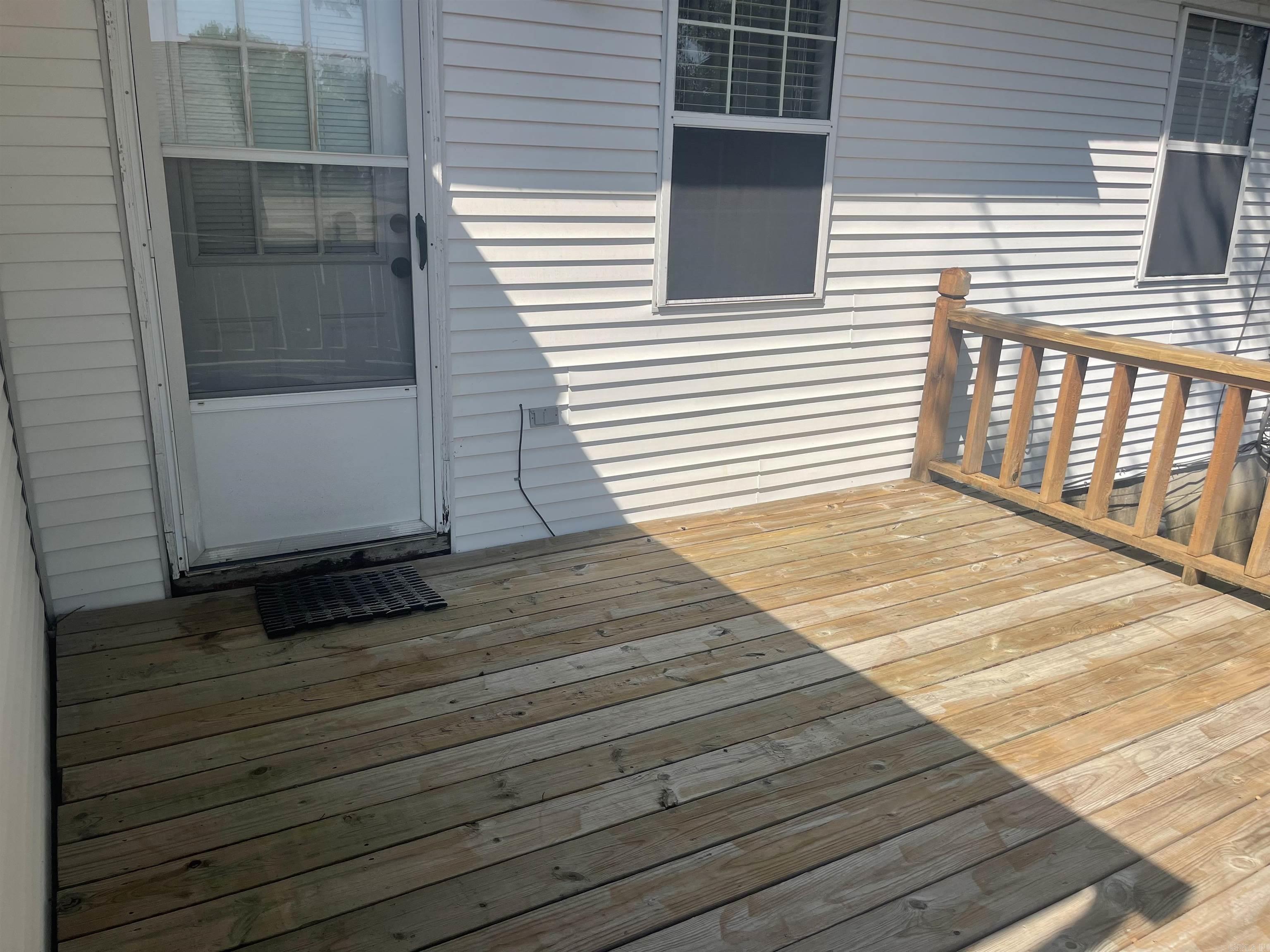 RIVER OAKS COMMONS - Residential